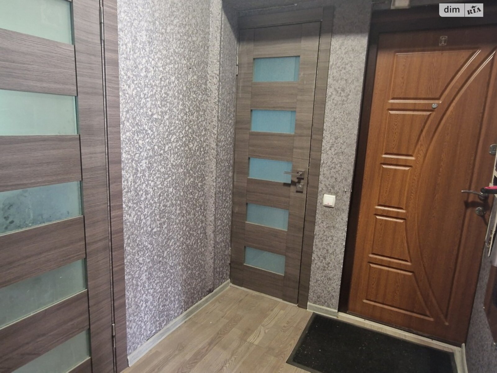 Продаж трикімнатної квартири в Вінниці, на вул. Олександра Довженка, кв. 7, район Ближнє замостя фото 1 Продаж трикімнатної квартири в Вінниці, на вул. Олександра Довженка, кв. 7, район Ближнє замостя фото 1