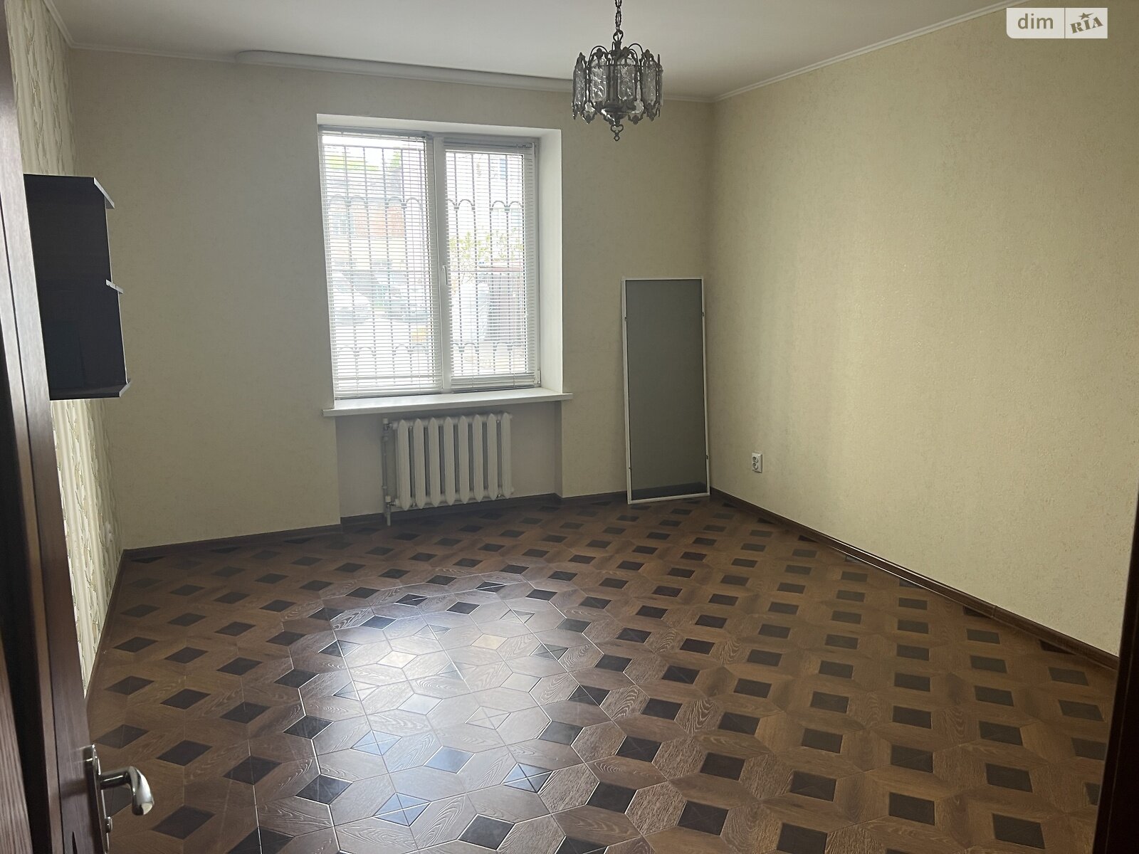 Продаж трикімнатної квартири в Вінниці, на вул. Героїв Крут, район Ближнє замостя фото 1 Продаж трикімнатної квартири в Вінниці, на вул. Героїв Крут, район Ближнє замостя фото 1