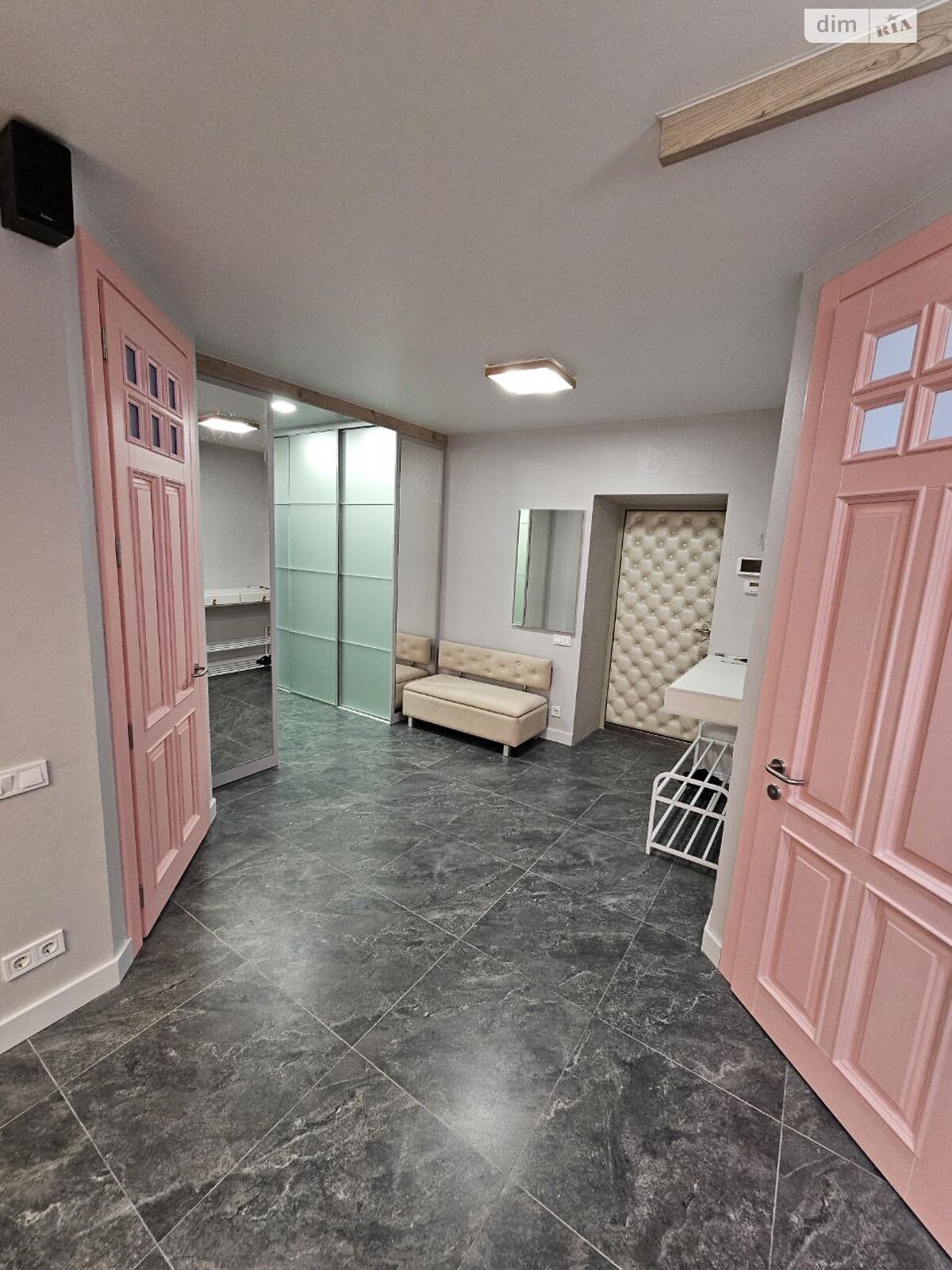 Продаж двокімнатної квартири в Вінниці, на просп. Коцюбинського, район Ближнє замостя фото 1 Продаж двокімнатної квартири в Вінниці, на просп. Коцюбинського, район Ближнє замостя фото 1