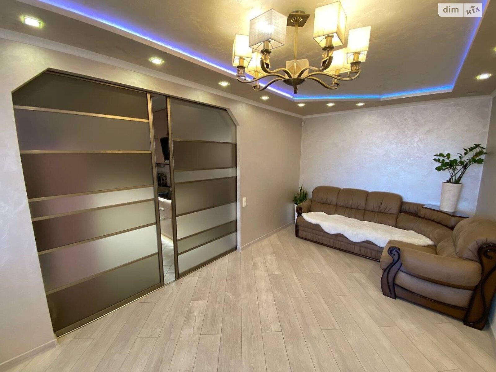Продаж двокімнатної квартири в Вінниці, на просп. Коцюбинського 43А, район Ближнє замостя фото 1 Продаж двокімнатної квартири в Вінниці, на просп. Коцюбинського 43А, район Ближнє замостя фото 1