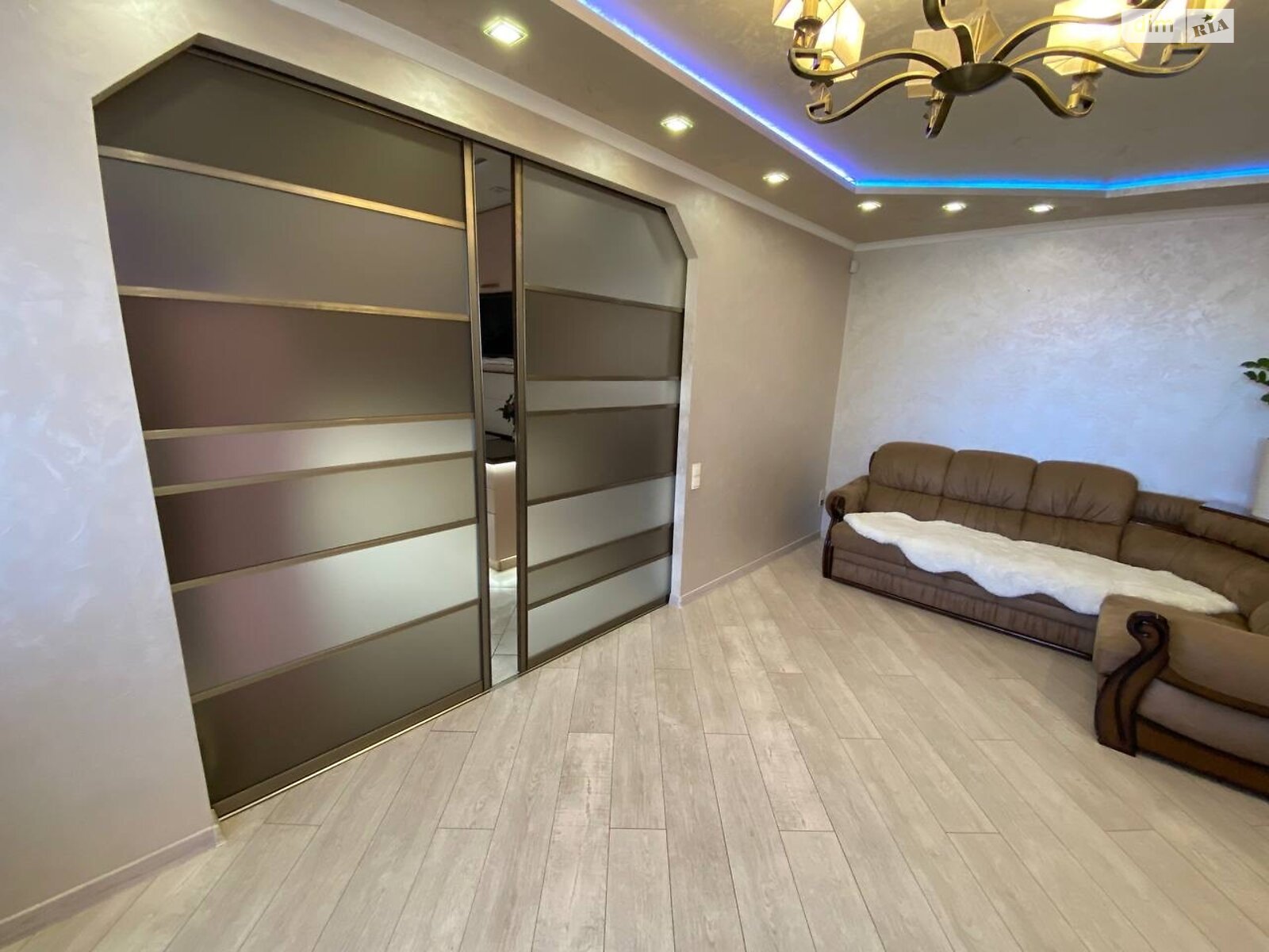 Продаж двокімнатної квартири в Вінниці, на просп. Коцюбинського 43А, район Ближнє замостя фото 1 Продаж двокімнатної квартири в Вінниці, на просп. Коцюбинського 43А, район Ближнє замостя фото 1