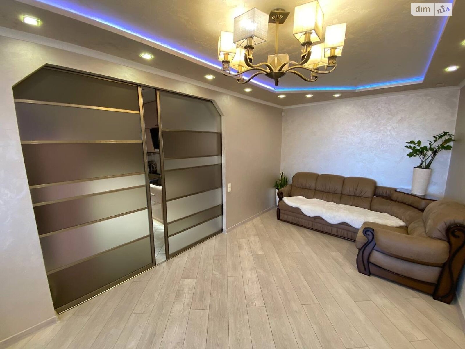 Продаж двокімнатної квартири в Вінниці, на просп. Коцюбинського 43А, район Ближнє замостя фото 1 Продаж двокімнатної квартири в Вінниці, на просп. Коцюбинського 43А, район Ближнє замостя фото 1