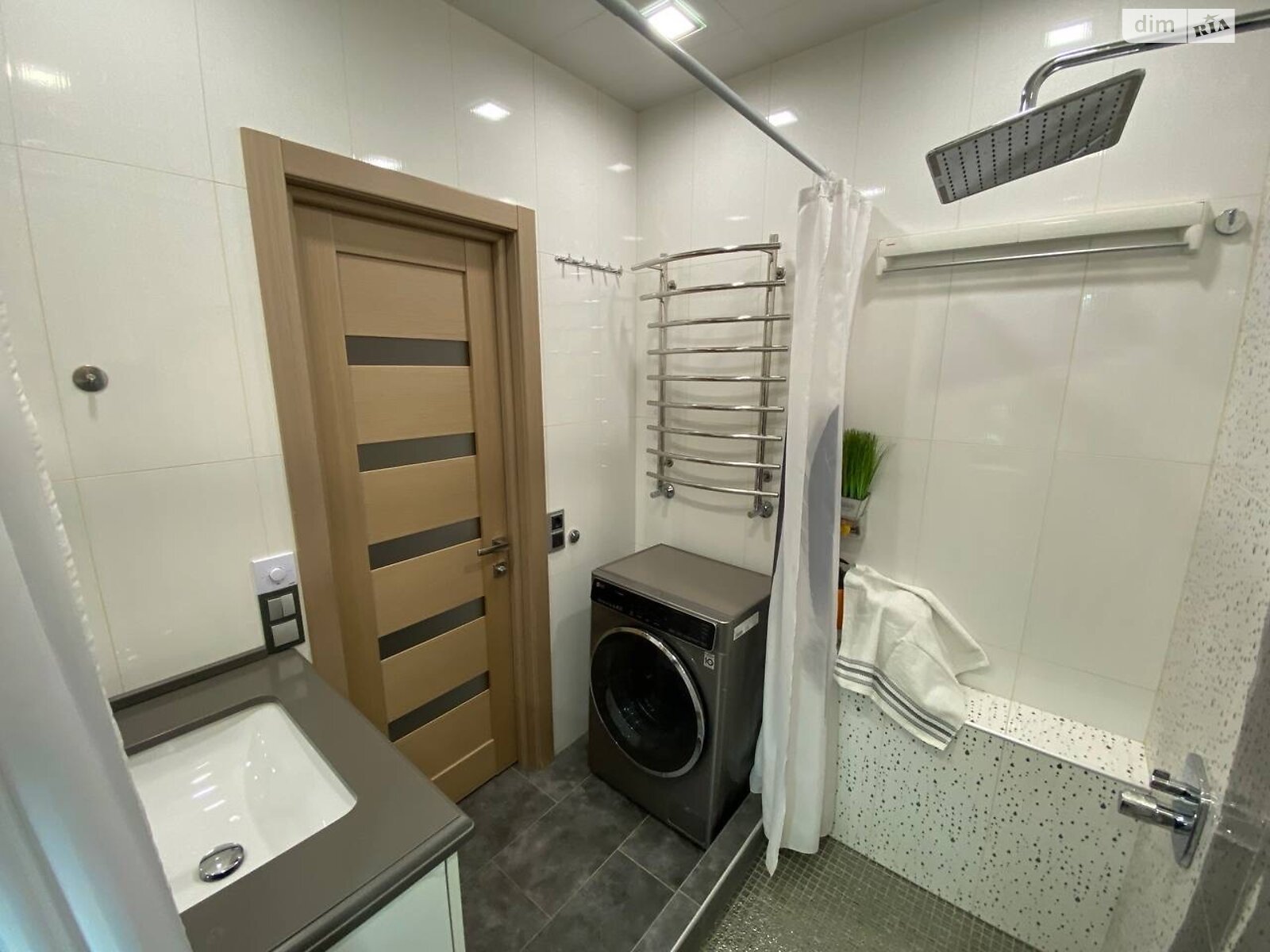 Продаж двокімнатної квартири в Вінниці, на просп. Коцюбинського 43А, район Ближнє замостя фото 1 Продаж двокімнатної квартири в Вінниці, на просп. Коцюбинського 43А, район Ближнє замостя фото 1