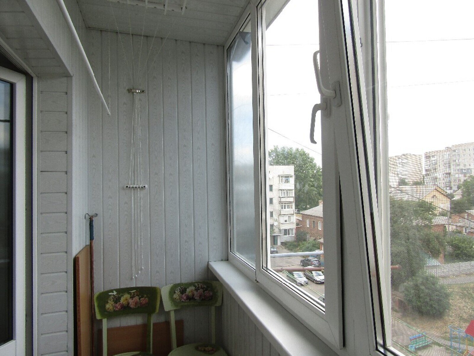 Продаж чотирикімнатної квартири в Вінниці, на вул. Юрія Клена, район Військове містечко фото 1