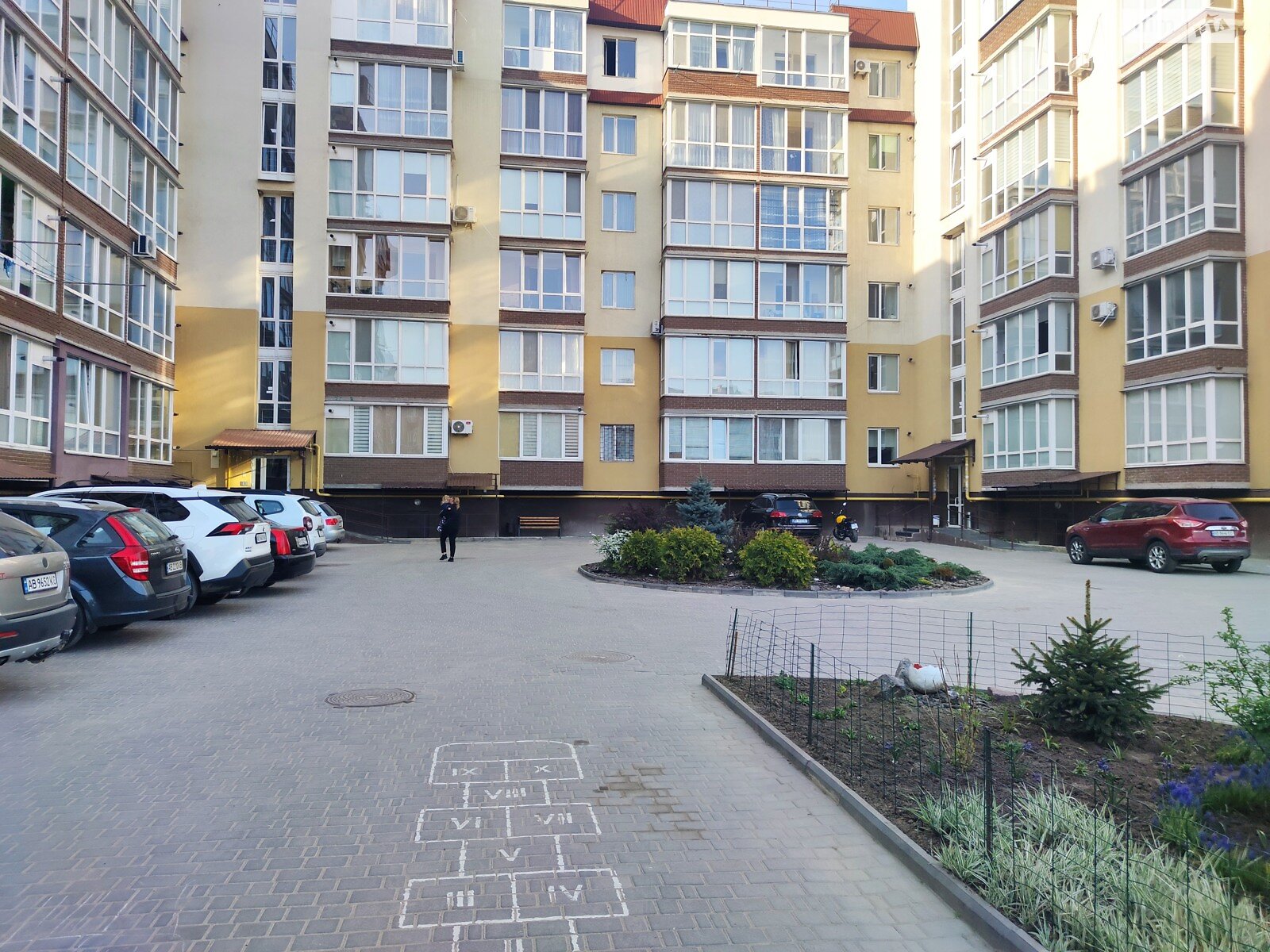 Продаж однокімнатної квартири в Вінниці, на вул. Марії Приймаченко 8З, район Ближнє замостя фото 1