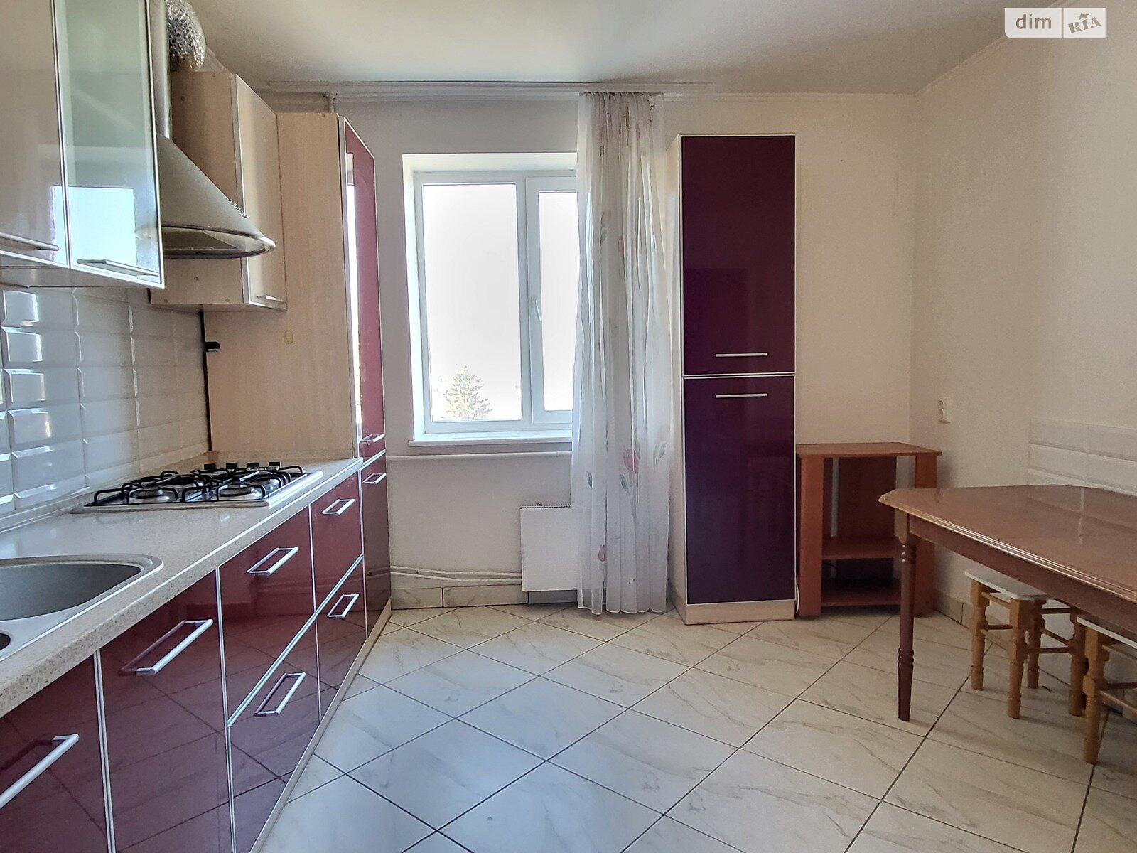 Продажа трехкомнатной квартиры в Виннице, на ул. Острожского 59, район Ближнее замостье фото 1 Продажа трехкомнатной квартиры в Виннице, на ул. Острожского 59, район Ближнее замостье фото 1