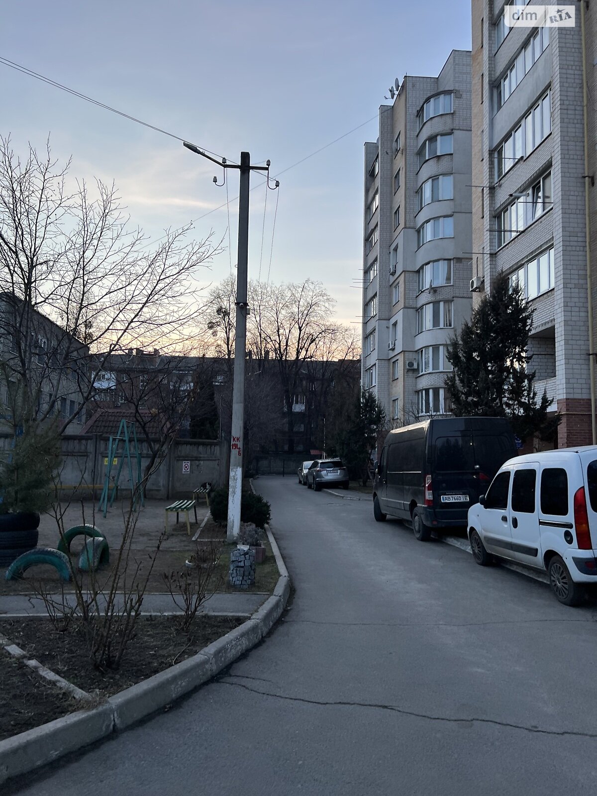 Продажа трехкомнатной квартиры в Виннице, на ул. Острожского 39, район Ближнее замостье фото 1 Продажа трехкомнатной квартиры в Виннице, на ул. Острожского 39, район Ближнее замостье фото 1
