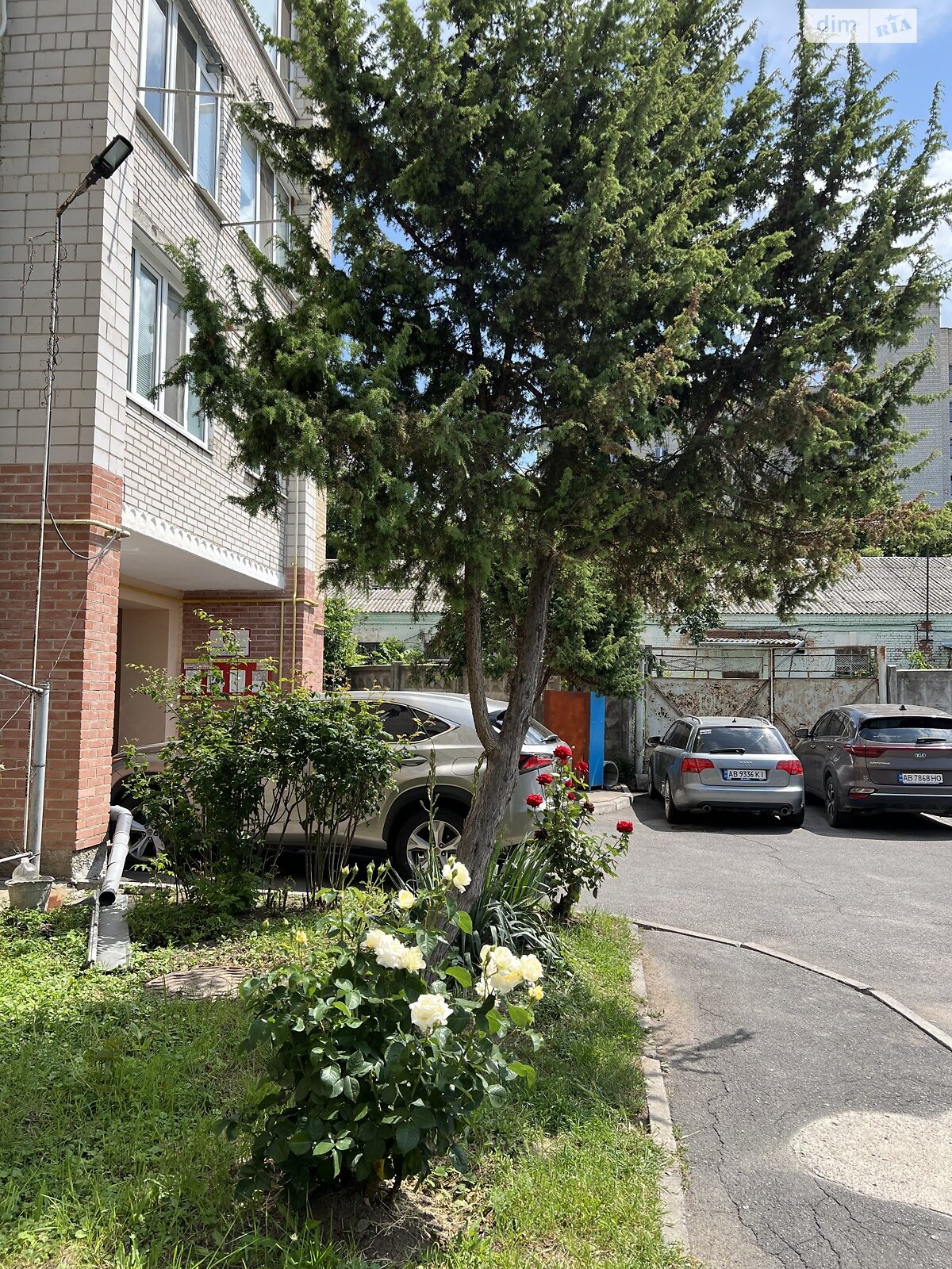 Продаж трикімнатної квартири в Вінниці, на вул. Острозького 39, район Ближнє замостя фото 1 Продаж трикімнатної квартири в Вінниці, на вул. Острозького 39, район Ближнє замостя фото 1