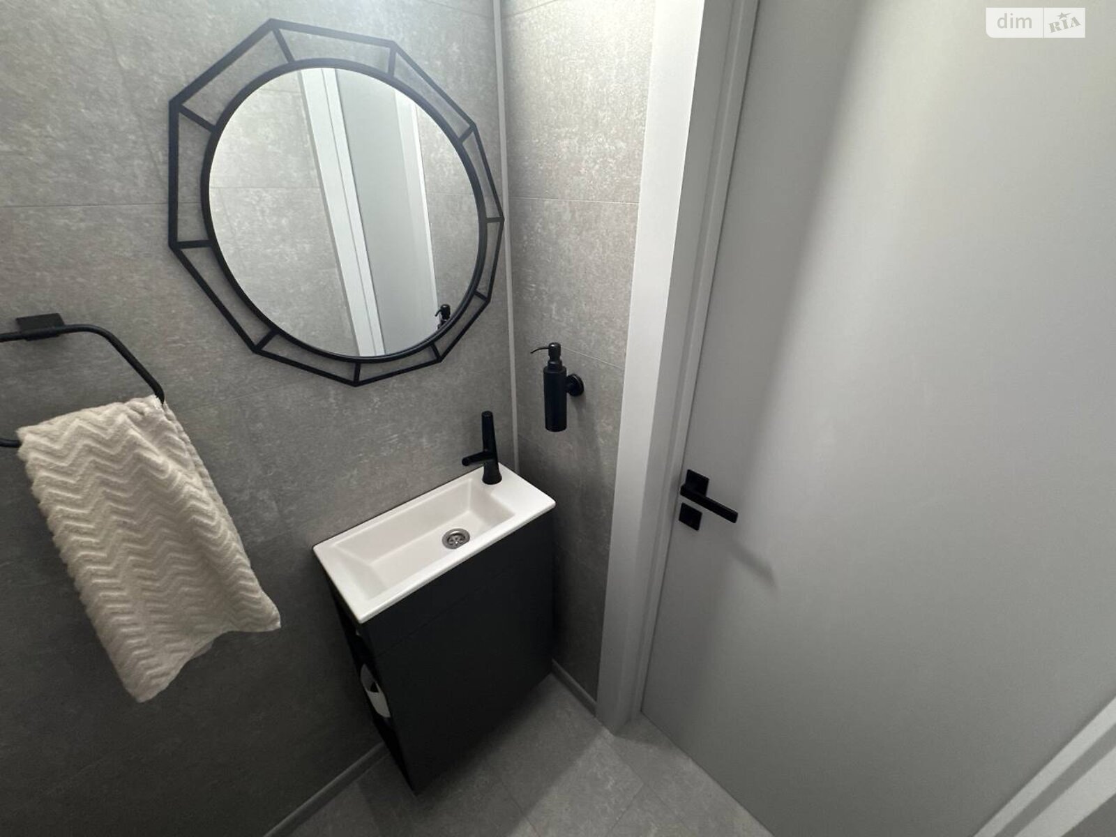 Продажа трехкомнатной квартиры в Виннице, на 1-й пер. Гниванское шоссе, район Гниванское шоссе фото 1