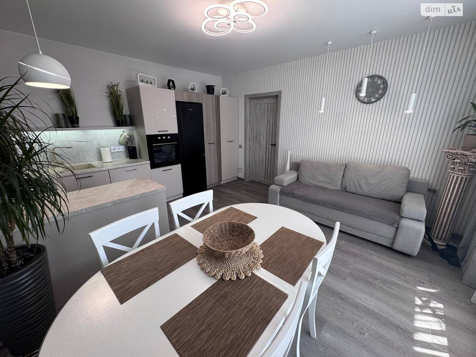 Продажа трехкомнатной квартиры в Виннице, на 1-й пер. Гниванское шоссе, район Гниванское шоссе фото 1