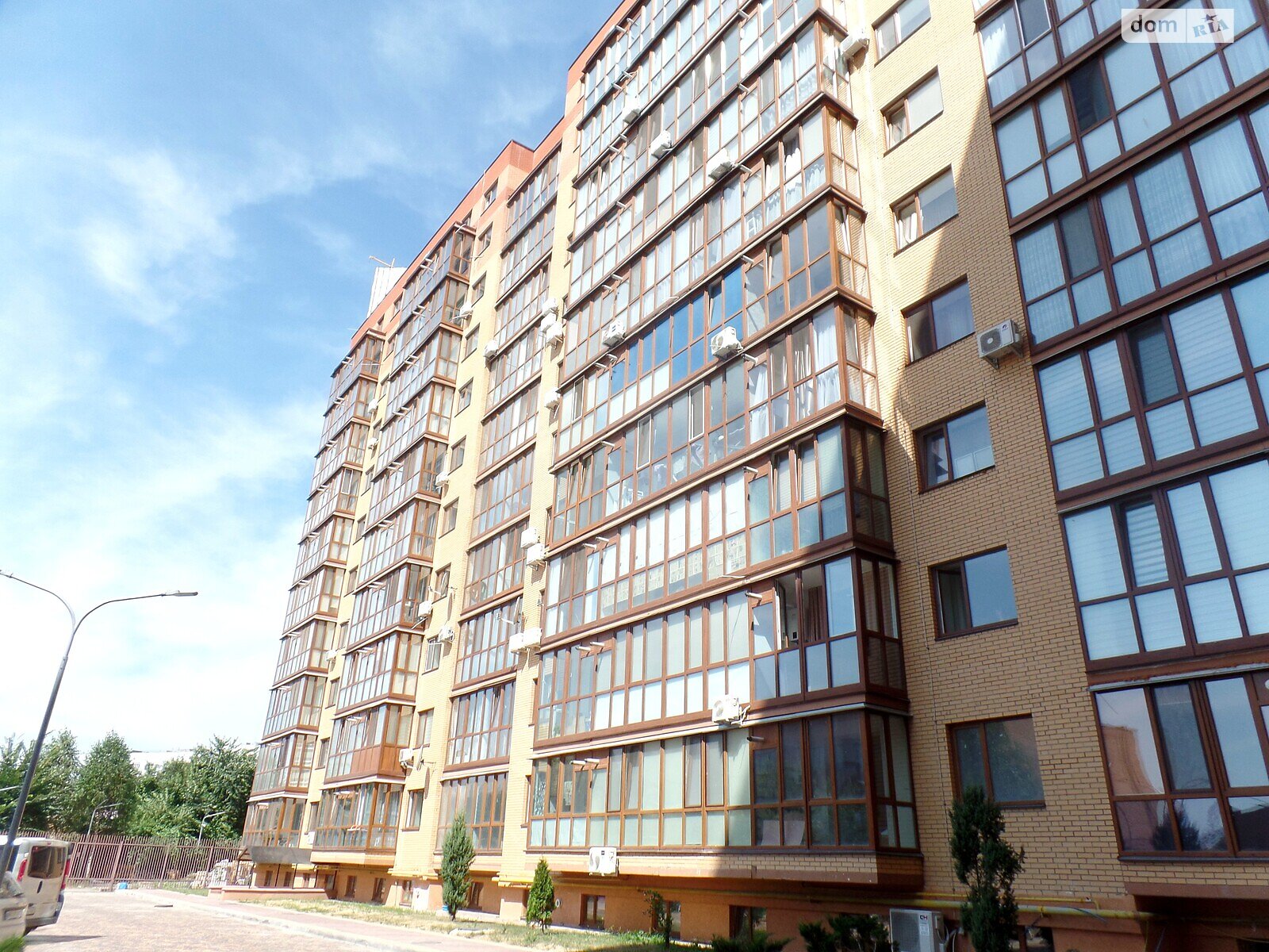 Продажа четырехкомнатной квартиры в Виннице, на просп. Коцюбинского 43А, район Замостянский фото 1