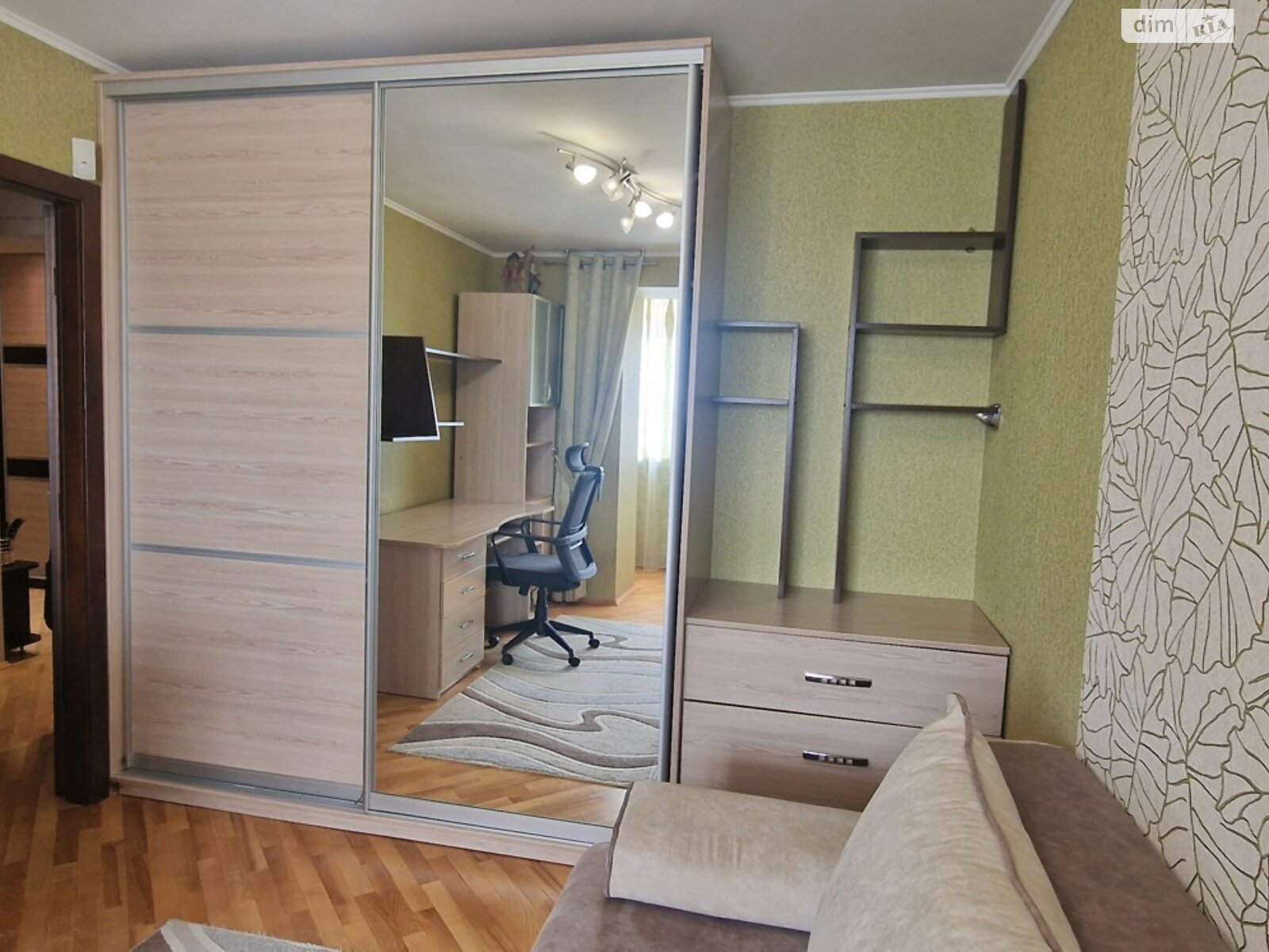 Продаж чотирикімнатної квартири в Вінниці, на вул. Академічна, район Пирогово фото 1 Продаж чотирикімнатної квартири в Вінниці, на вул. Академічна, район Пирогово фото 1