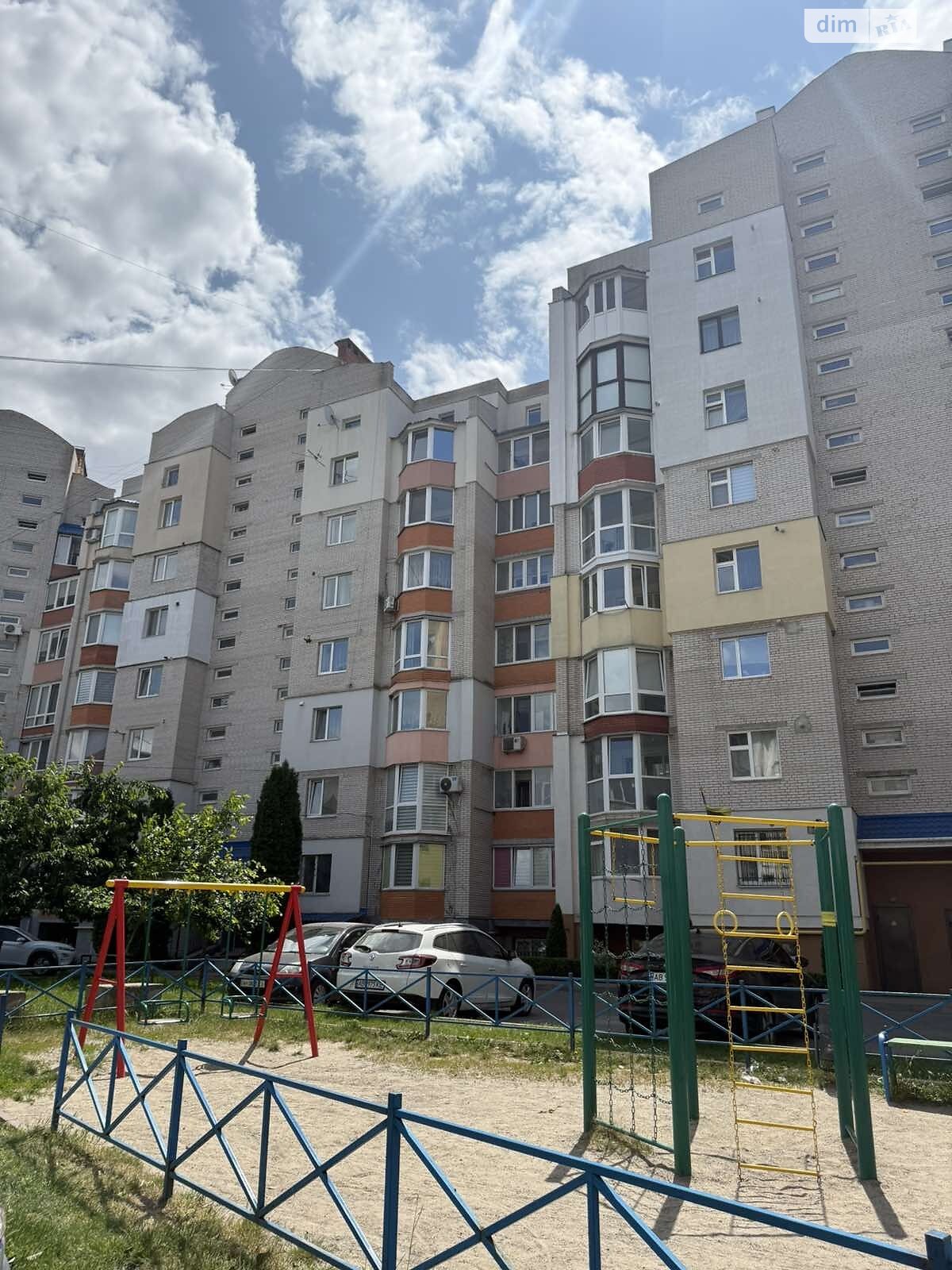Продаж трикімнатної квартири в Вінниці, на вул. Академічна, район Пирогово фото 1 Продаж трикімнатної квартири в Вінниці, на вул. Академічна, район Пирогово фото 1
