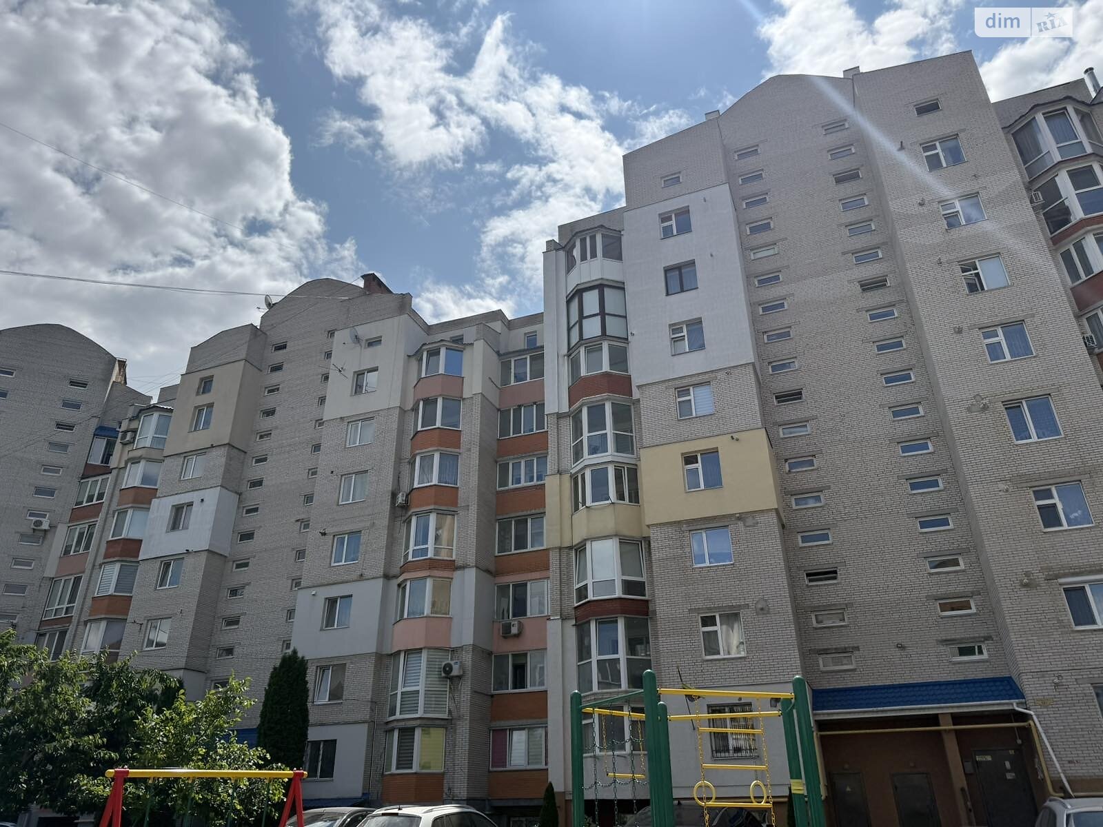 Продаж трикімнатної квартири в Вінниці, на вул. Академічна, район Пирогово фото 1 Продаж трикімнатної квартири в Вінниці, на вул. Академічна, район Пирогово фото 1