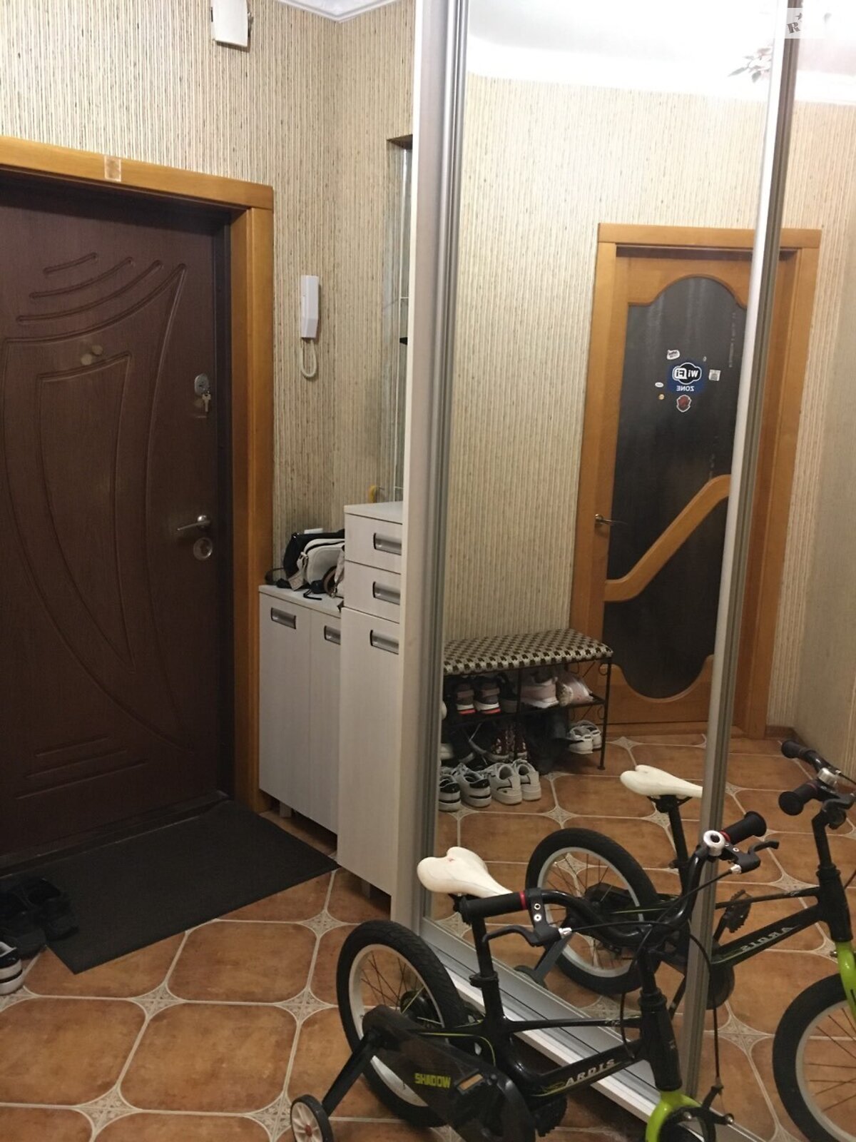 Продажа трехкомнатной квартиры в Виннице, на ул. Академика Ющенка 8, район Подолье фото 1 Продажа трехкомнатной квартиры в Виннице, на ул. Академика Ющенка 8, район Подолье фото 1