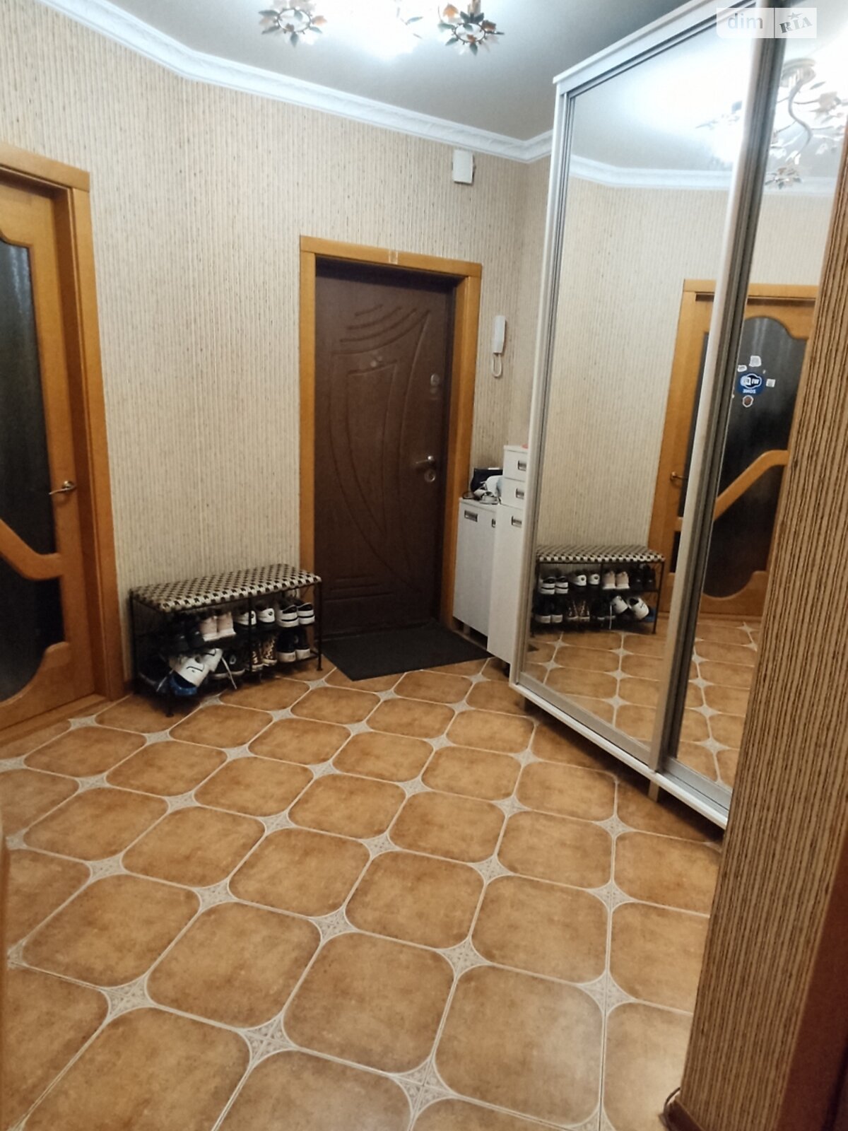 Продаж трикімнатної квартири в Вінниці, на вул. Академіка Ющенка, район Поділля фото 1 Продаж трикімнатної квартири в Вінниці, на вул. Академіка Ющенка, район Поділля фото 1