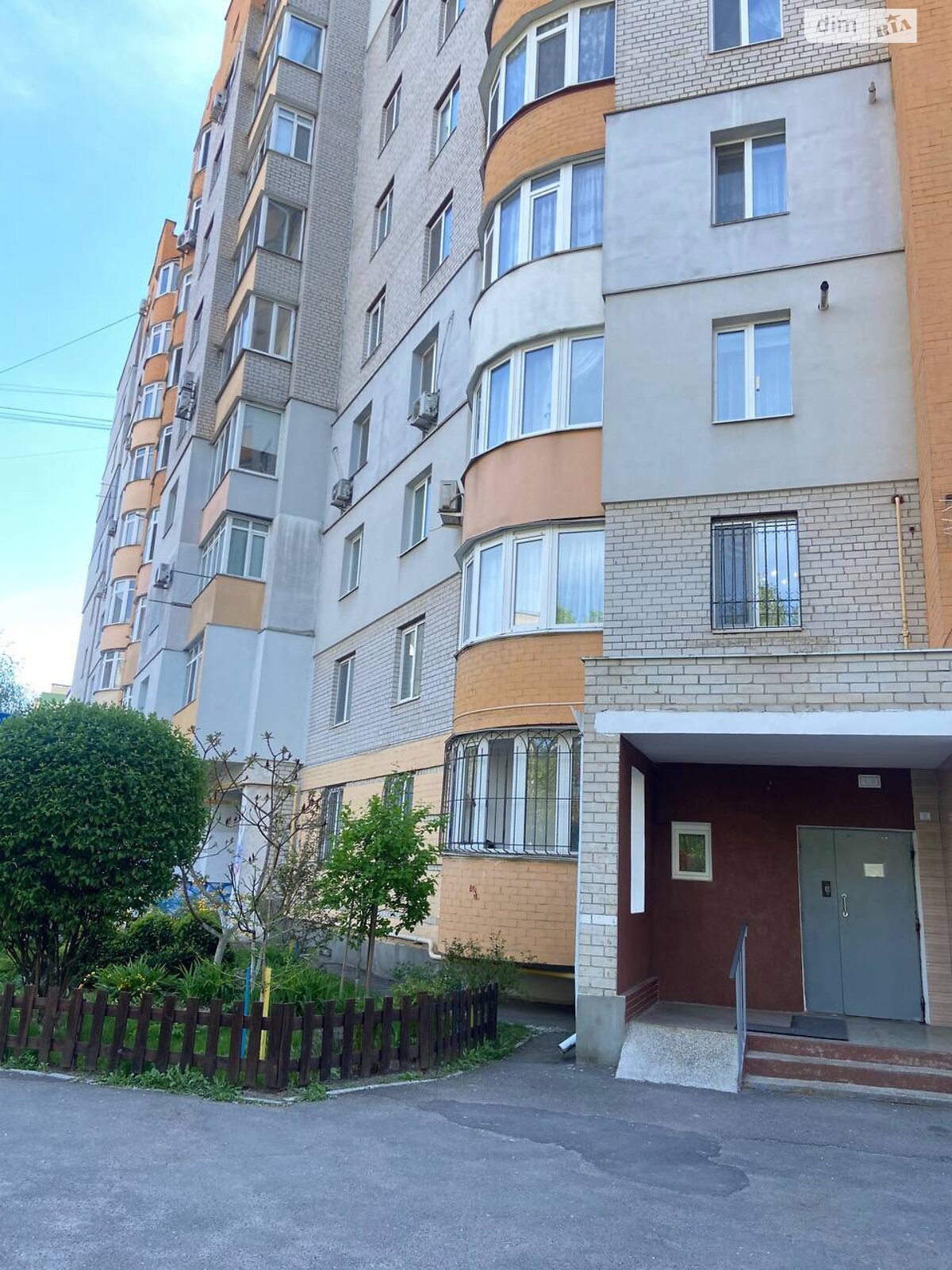 Продажа трехкомнатной квартиры в Виннице, на ул. Академика Ющенка, район Подолье фото 1 Продажа трехкомнатной квартиры в Виннице, на ул. Академика Ющенка, район Подолье фото 1