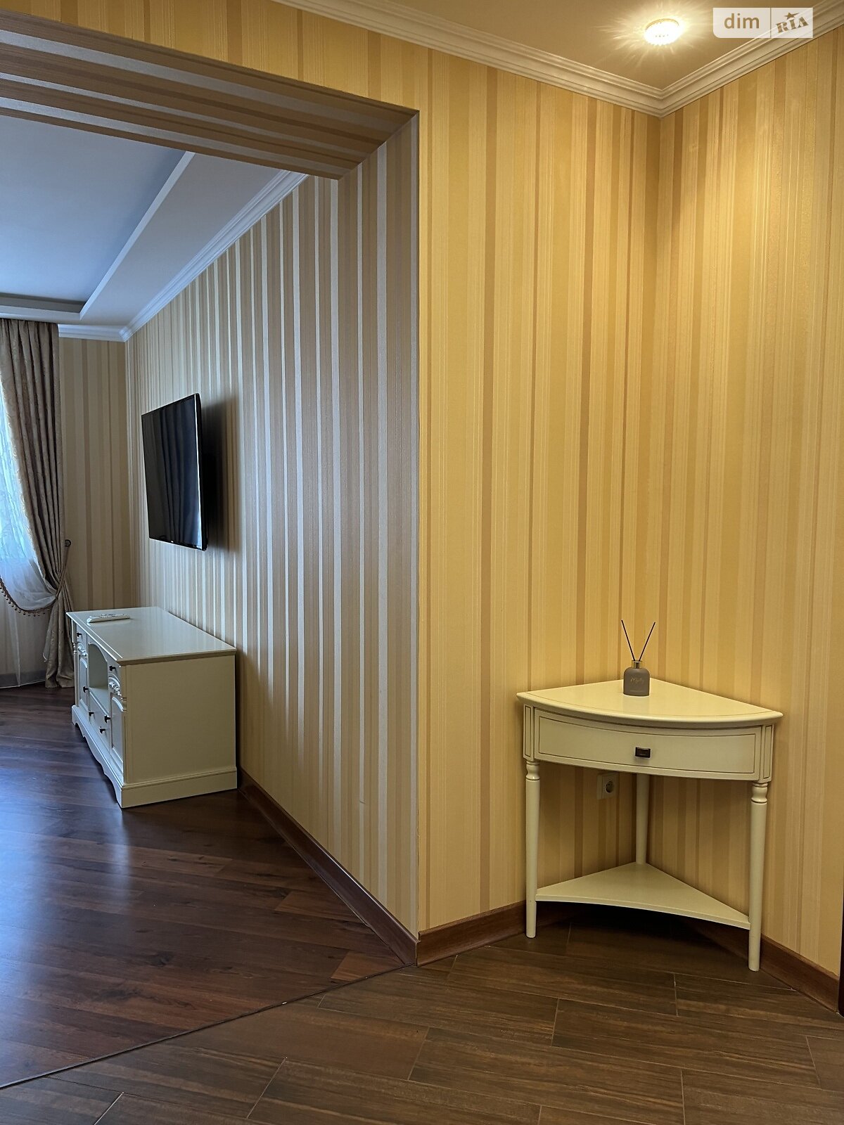 Продаж трикімнатної квартири в Вінниці, на вул. Анатолія Бортняка 4, район Поділля фото 1