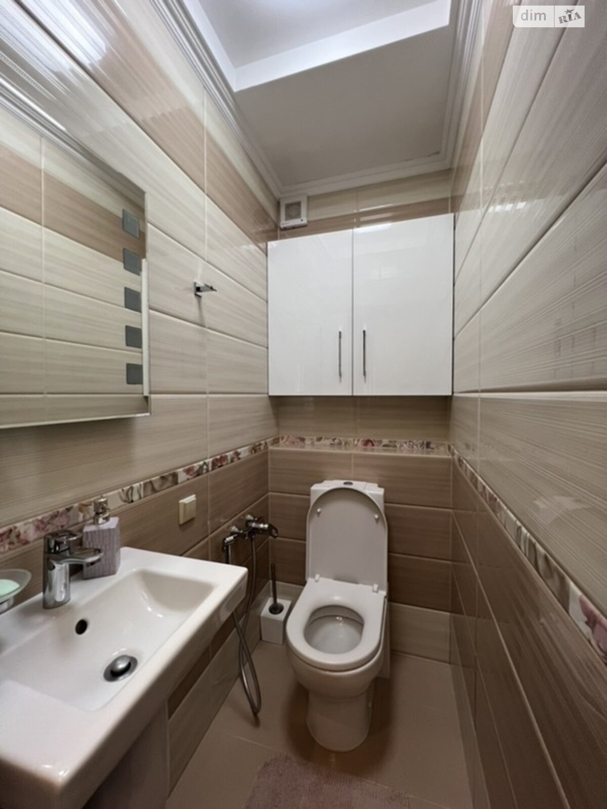 Продаж трикімнатної квартири в Вінниці, на вул. Анатолія Бортняка 4, район Поділля фото 1