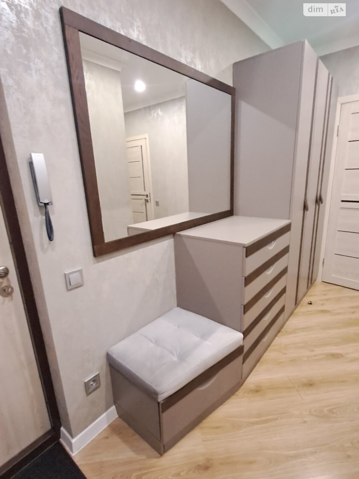Продаж двокімнатної квартири в Вінниці, на вул. Пирогова 76, район Поділля фото 1 Продаж двокімнатної квартири в Вінниці, на вул. Пирогова 76, район Поділля фото 1