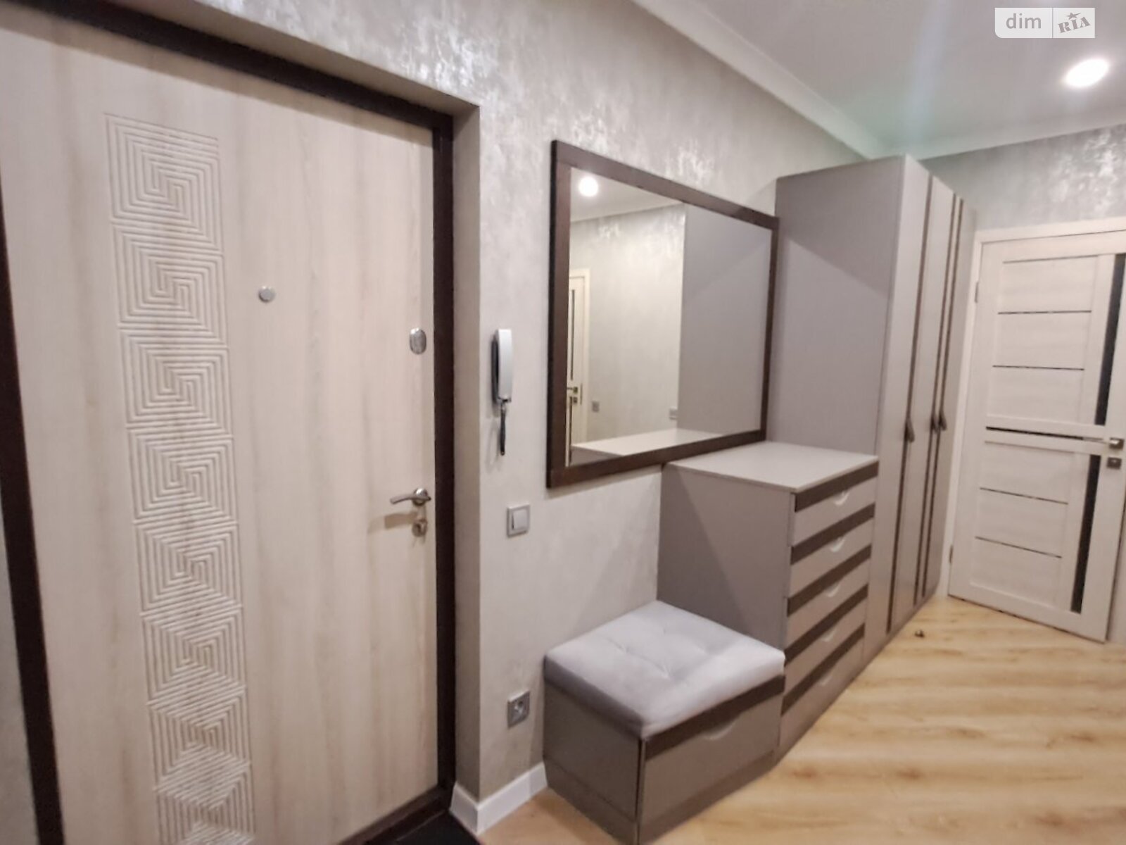 Продаж двокімнатної квартири в Вінниці, на вул. Пирогова 76, район Поділля фото 1 Продаж двокімнатної квартири в Вінниці, на вул. Пирогова 76, район Поділля фото 1