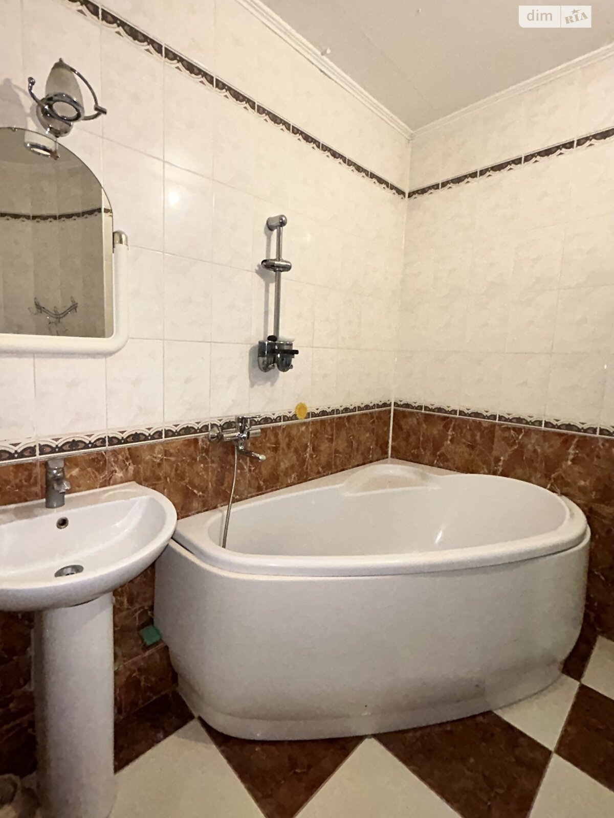 Продаж трикімнатної квартири в Вінниці, на вул. Пирогова, кв. 6, район Поділля фото 1 Продаж трикімнатної квартири в Вінниці, на вул. Пирогова, кв. 6, район Поділля фото 1