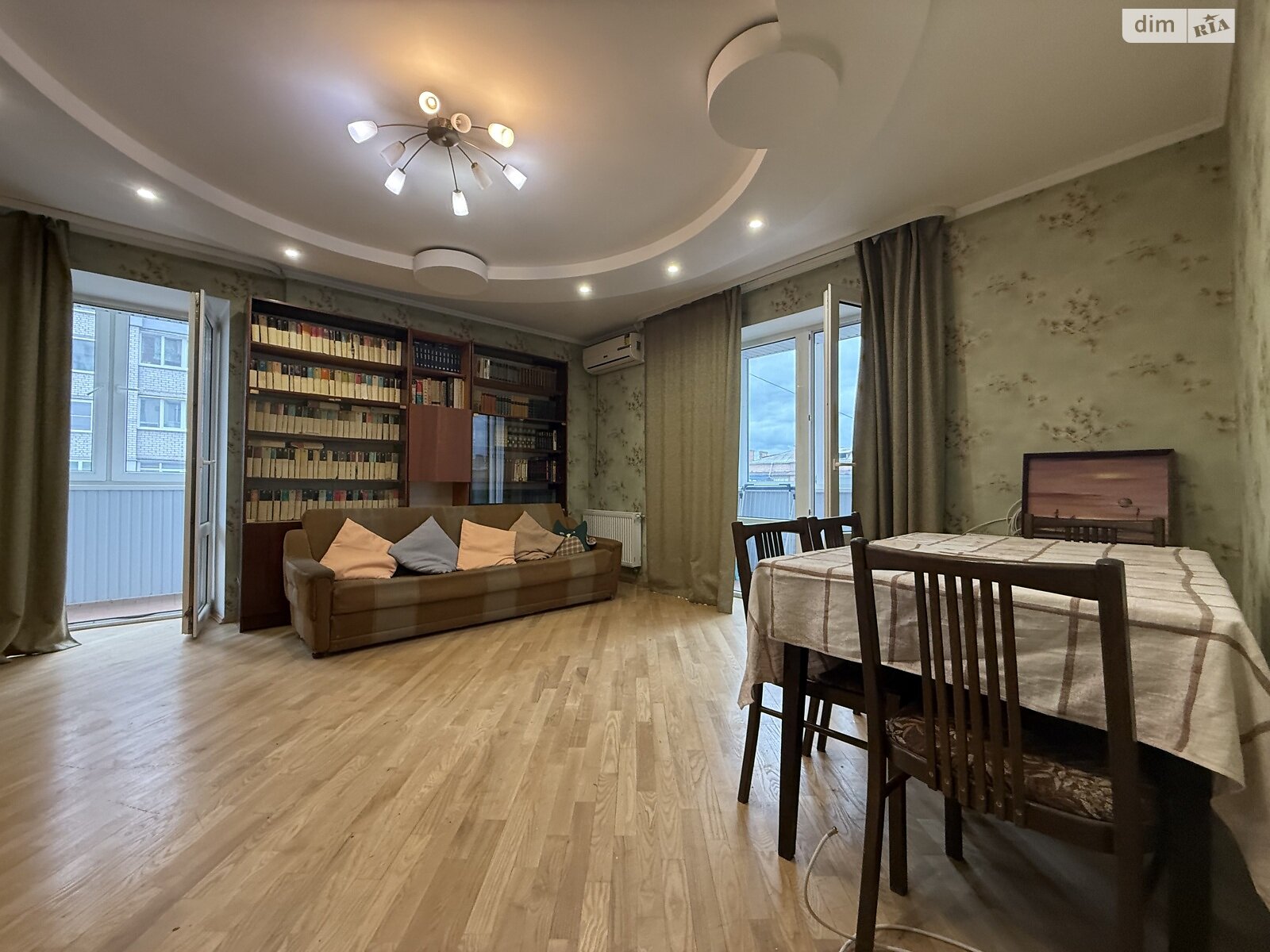 Продаж трикімнатної квартири в Вінниці, на вул. Пирогова, район Поділля фото 1 Продаж трикімнатної квартири в Вінниці, на вул. Пирогова, район Поділля фото 1