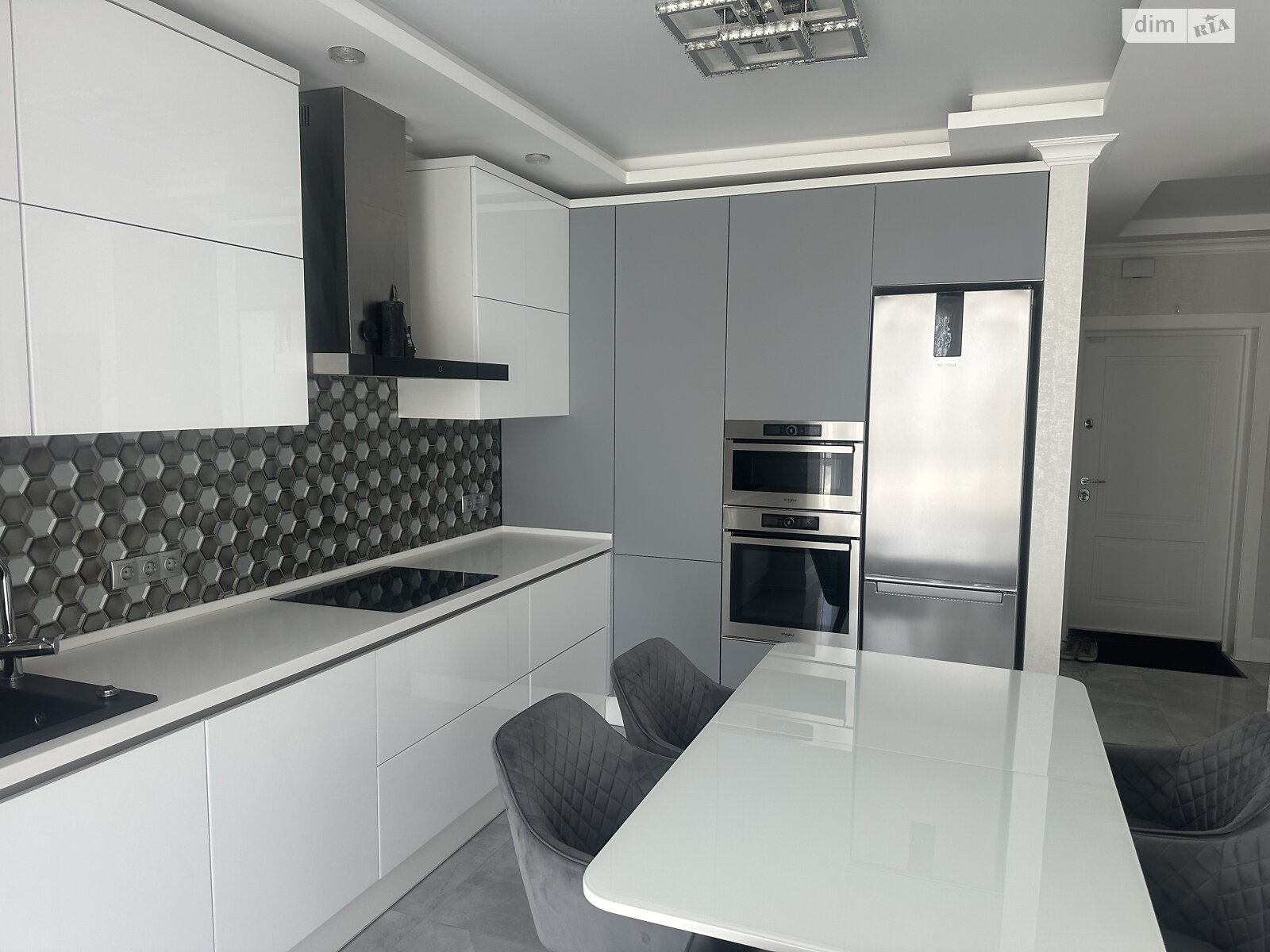 Продаж трикімнатної квартири в Вінниці, на вул. Зодчих 19, район Поділля фото 1 Продаж трикімнатної квартири в Вінниці, на вул. Зодчих 19, район Поділля фото 1
