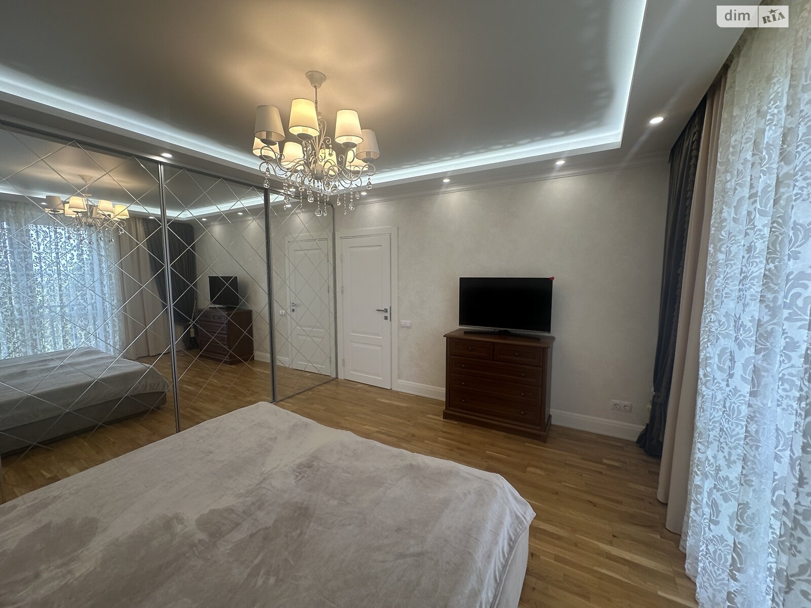 Продаж трикімнатної квартири в Вінниці, на вул. Зодчих 19, район Поділля фото 1 Продаж трикімнатної квартири в Вінниці, на вул. Зодчих 19, район Поділля фото 1