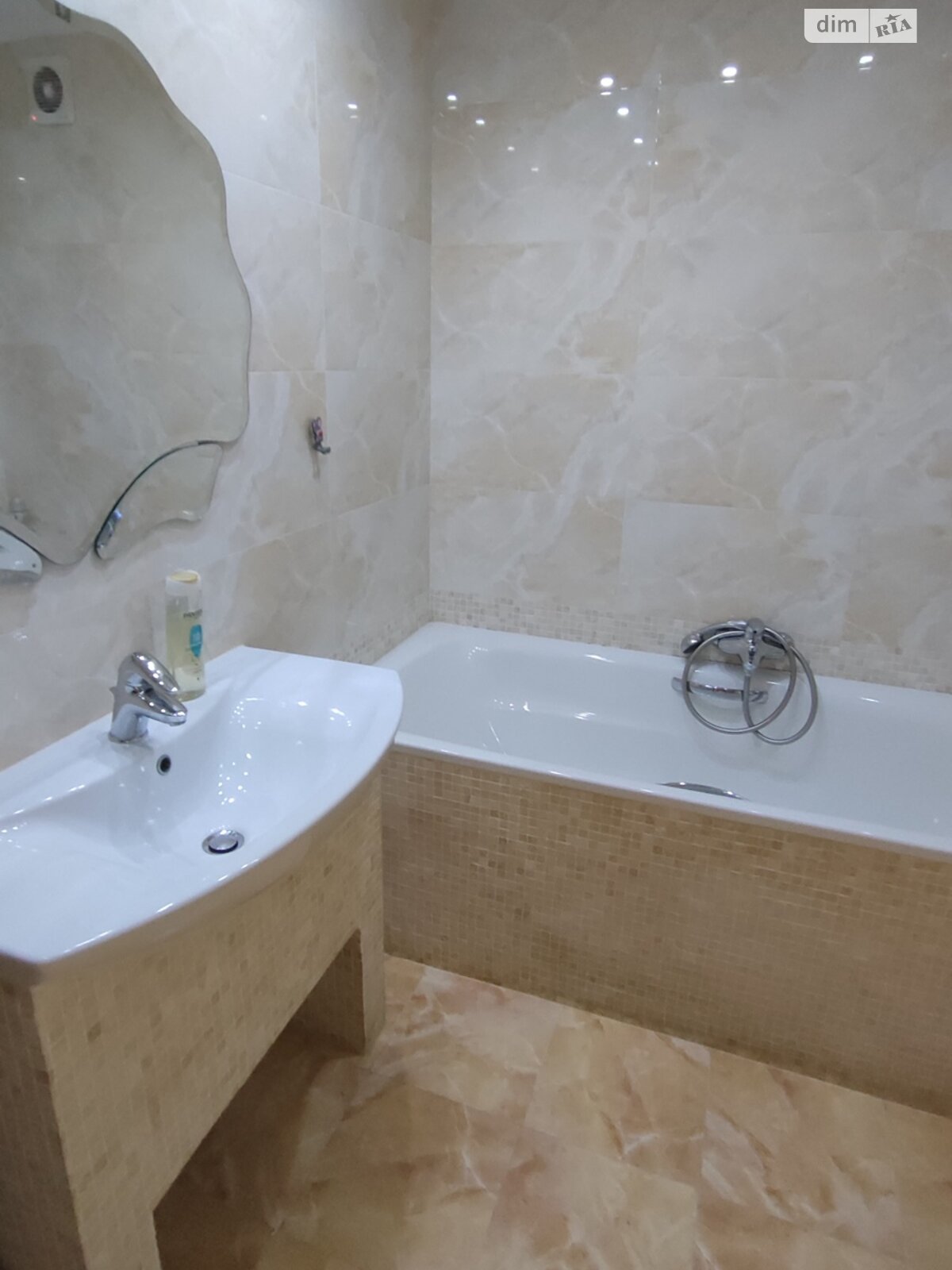 Продаж чотирикімнатної квартири в Вінниці, на вул. Зодчих 4, район Поділля фото 1 Продаж чотирикімнатної квартири в Вінниці, на вул. Зодчих 4, район Поділля фото 1
