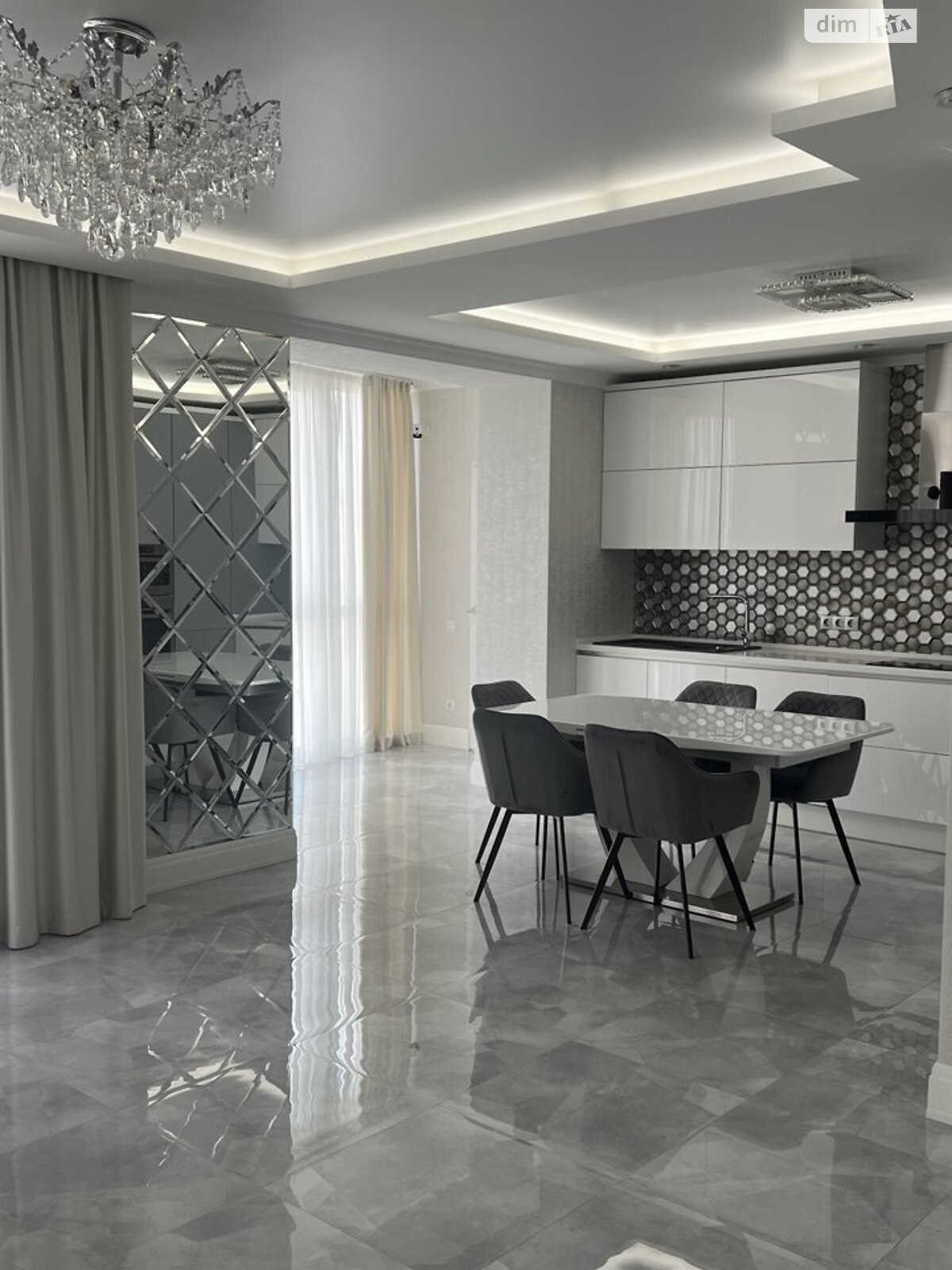 Продажа трехкомнатной квартиры в Виннице, на ул. Зодчих 19, кв. 105, район Подолье фото 1