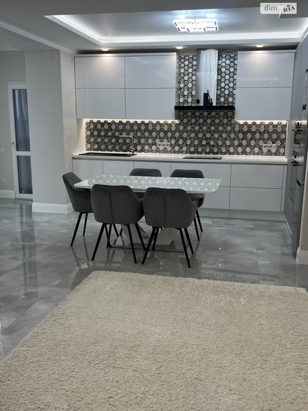 Продажа трехкомнатной квартиры в Виннице, на ул. Зодчих 19, кв. 105, район Подолье фото 1