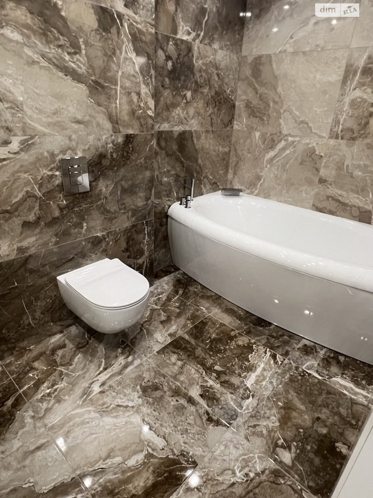 Продажа трехкомнатной квартиры в Виннице, на ул. Зодчих 19, кв. 105, район Подолье фото 1