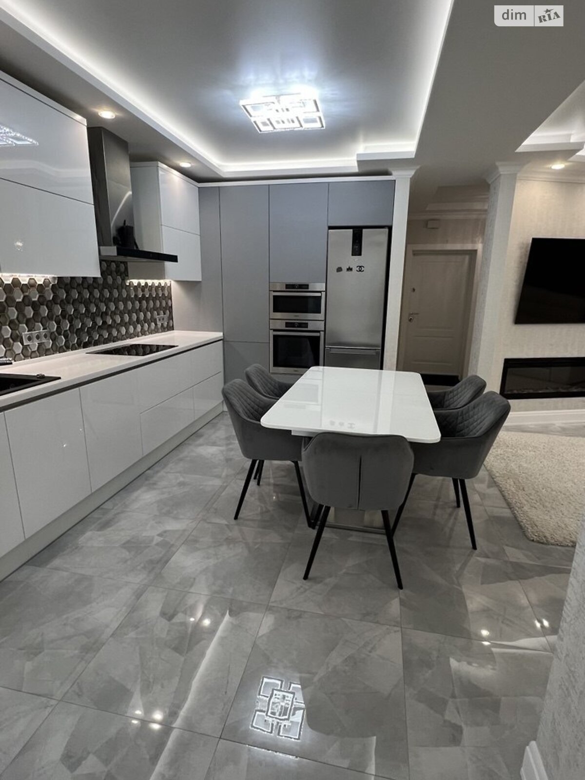 Продажа трехкомнатной квартиры в Виннице, на ул. Зодчих 19, кв. 105, район Подолье фото 1