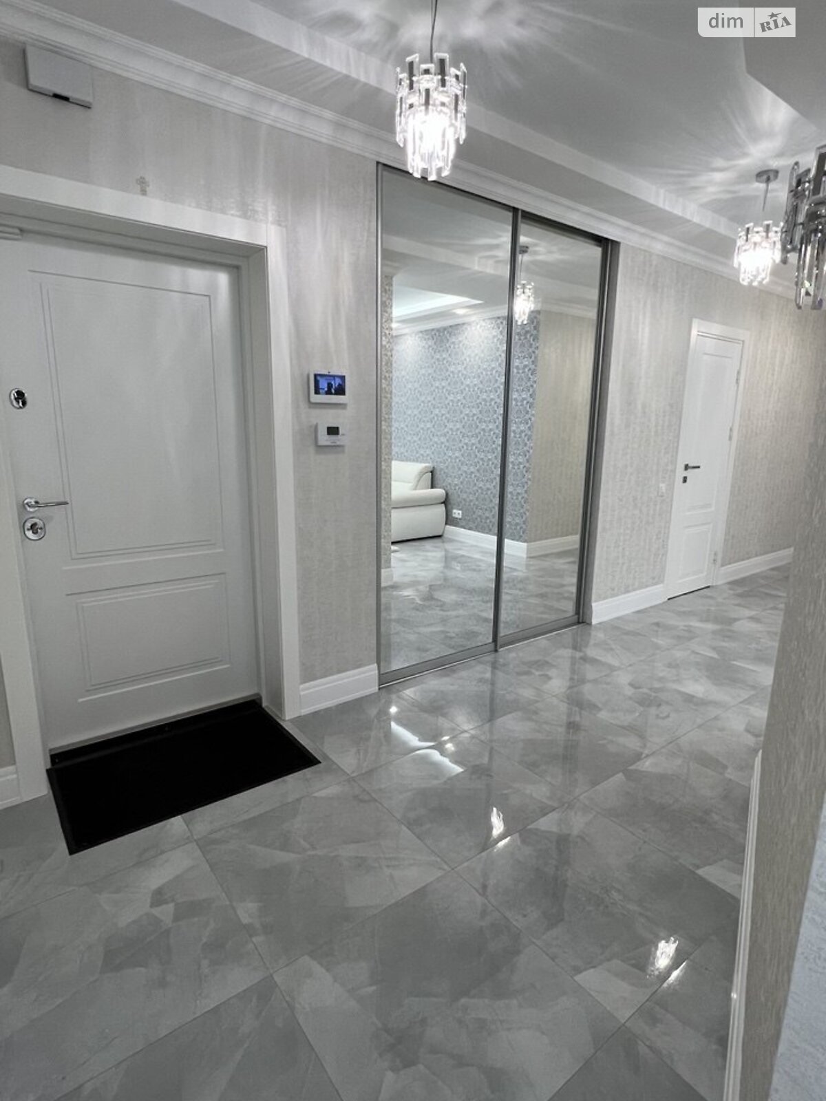 Продажа трехкомнатной квартиры в Виннице, на ул. Зодчих 19, кв. 105, район Подолье фото 1