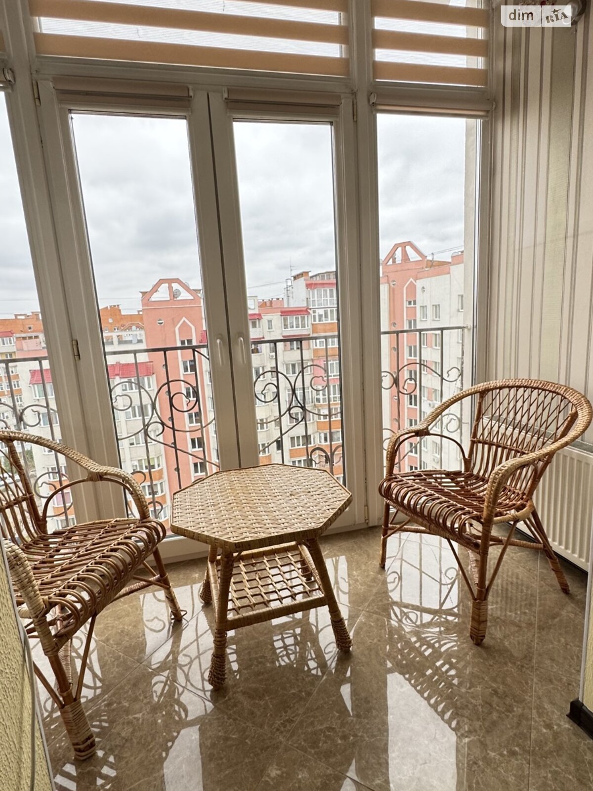 Продаж трикімнатної квартири в Вінниці, на вул. Зодчих 4, район Поділля фото 1