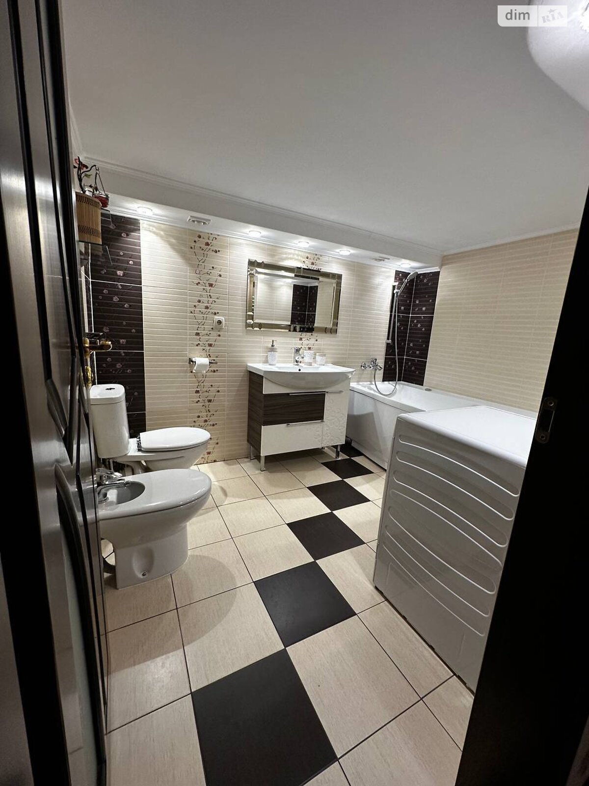 Продаж трикімнатної квартири в Вінниці, на вул. Зодчих 4, район Поділля фото 1