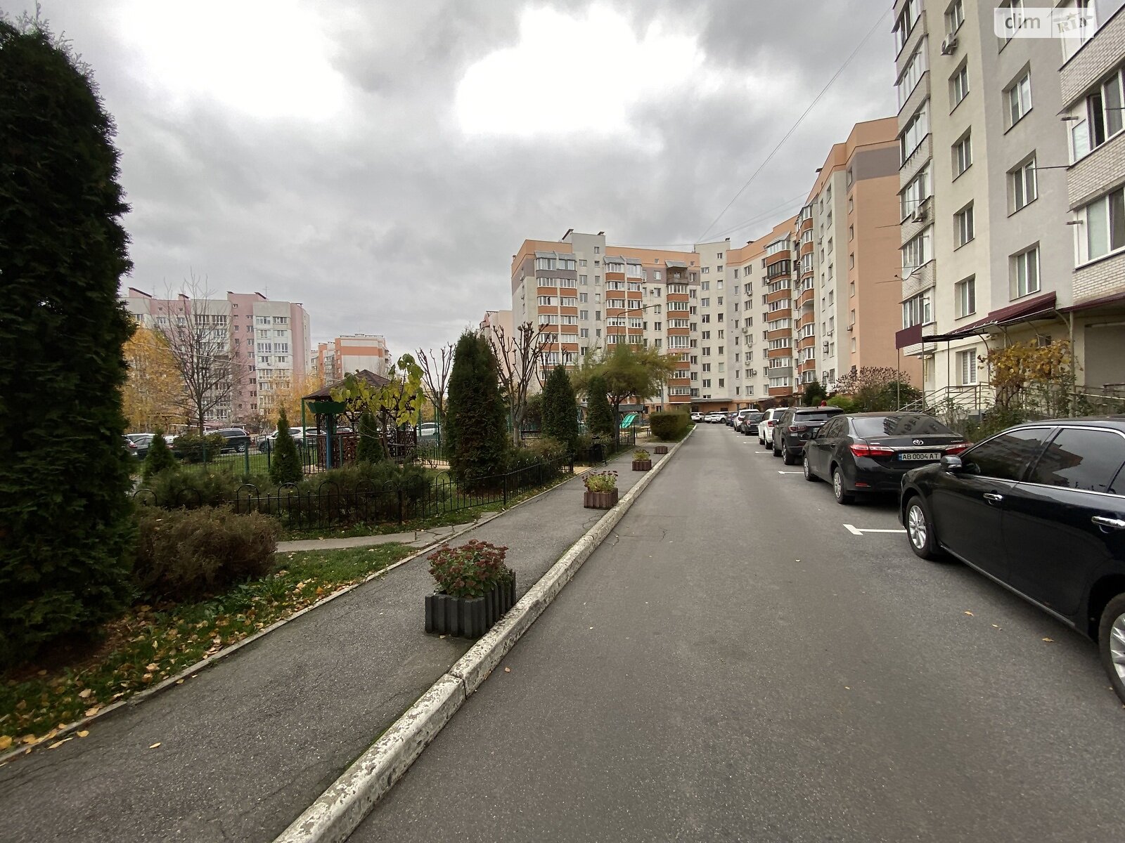 Продаж трикімнатної квартири в Вінниці, на вул. Зодчих 7, район Поділля фото 1