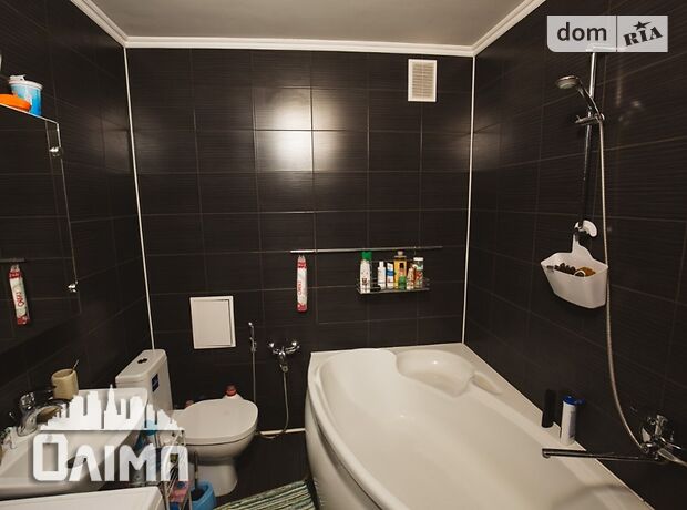 Продажа трехкомнатной квартиры в Виннице, на пер. Средний, район Славянка фото 1 Продажа трехкомнатной квартиры в Виннице, на пер. Средний, район Славянка фото 1