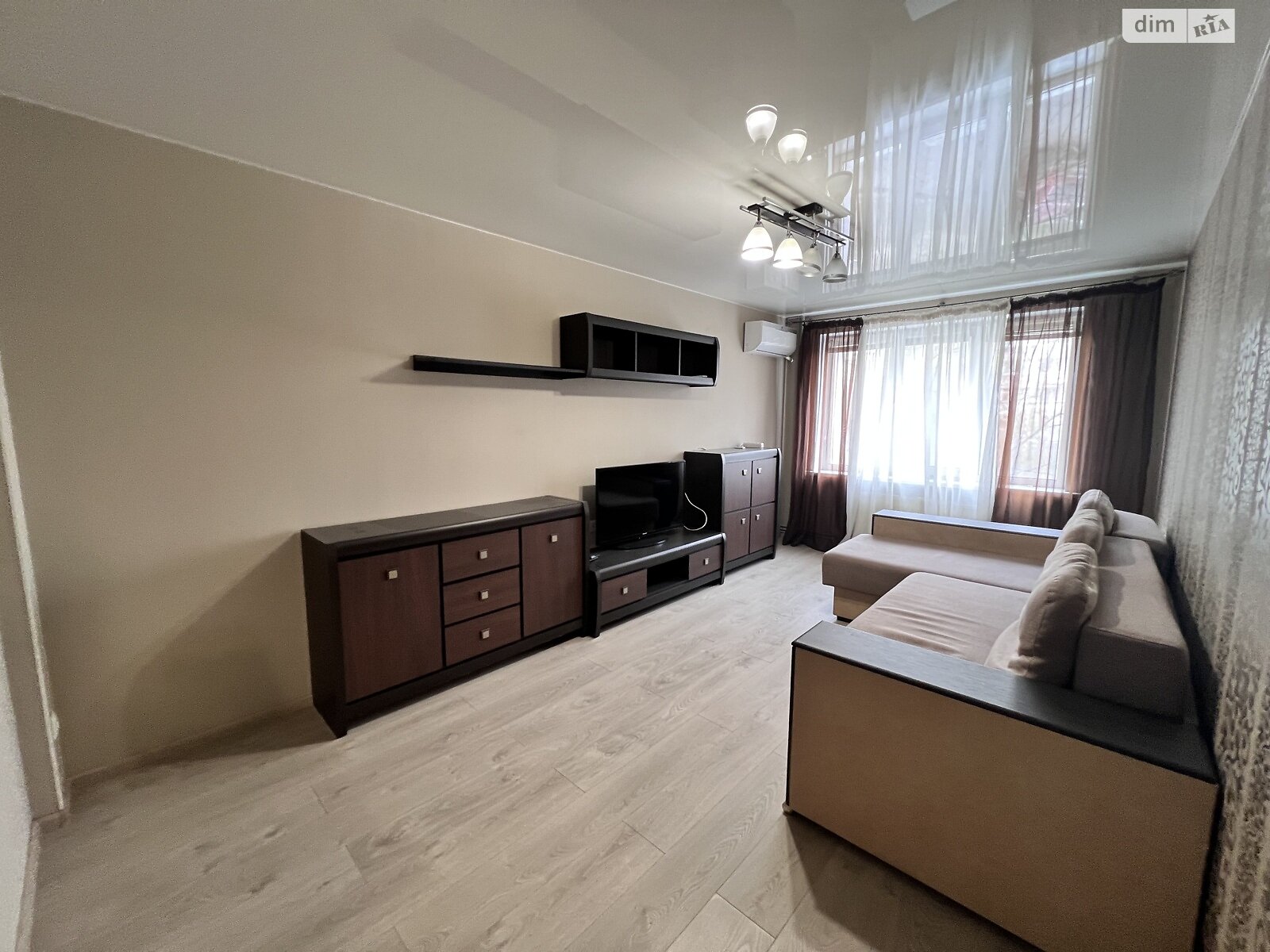 Продаж трикімнатної квартири в Вінниці, на вул. Костянтина Василенка 4, район Слов'янка фото 1 Продаж трикімнатної квартири в Вінниці, на вул. Костянтина Василенка 4, район Слов'янка фото 1
