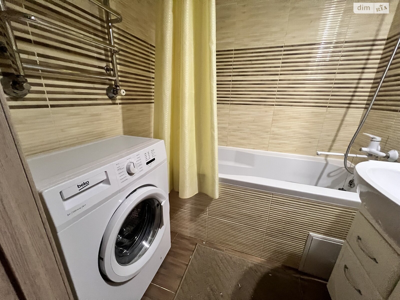 Продаж трикімнатної квартири в Вінниці, на вул. Костянтина Василенка 4, район Слов'янка фото 1 Продаж трикімнатної квартири в Вінниці, на вул. Костянтина Василенка 4, район Слов'янка фото 1