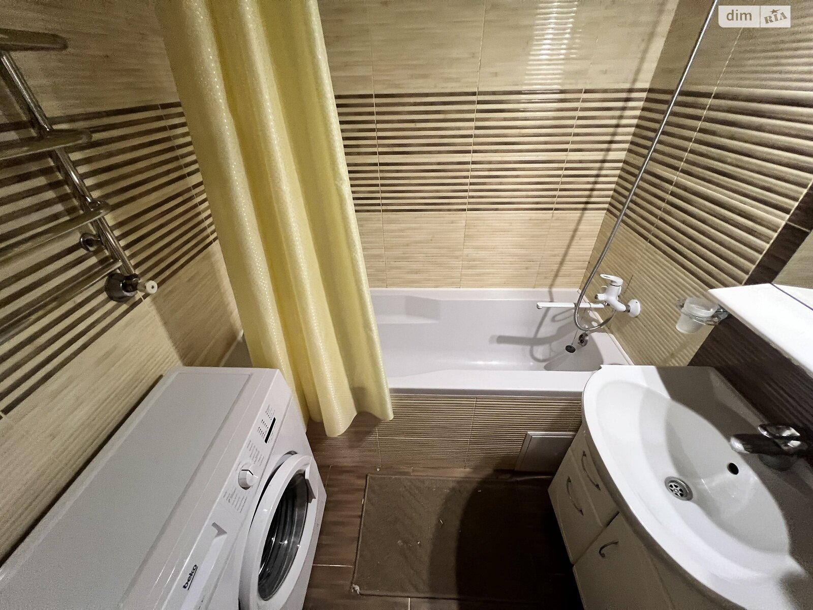 Продаж трикімнатної квартири в Вінниці, на вул. Костянтина Василенка 4, район Слов'янка фото 1 Продаж трикімнатної квартири в Вінниці, на вул. Костянтина Василенка 4, район Слов'янка фото 1