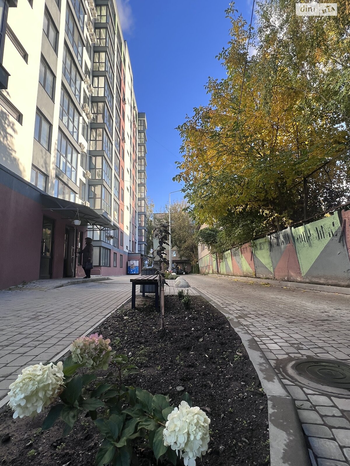 Продаж двокімнатної квартири в Вінниці, на вул. Костянтина Василенка, район Слов'янка фото 1 Продаж двокімнатної квартири в Вінниці, на вул. Костянтина Василенка, район Слов'янка фото 1