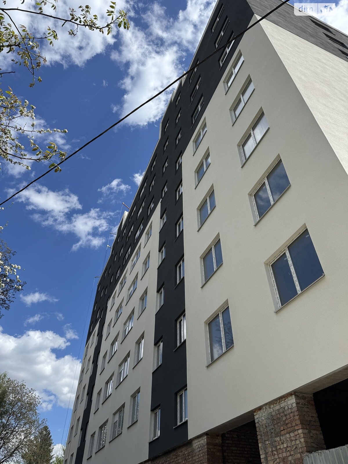 Продаж трикімнатної квартири в Вінниці, на вул. Лялі Ратушної 23, район Слов'янка фото 1 Продаж трикімнатної квартири в Вінниці, на вул. Лялі Ратушної 23, район Слов'янка фото 1