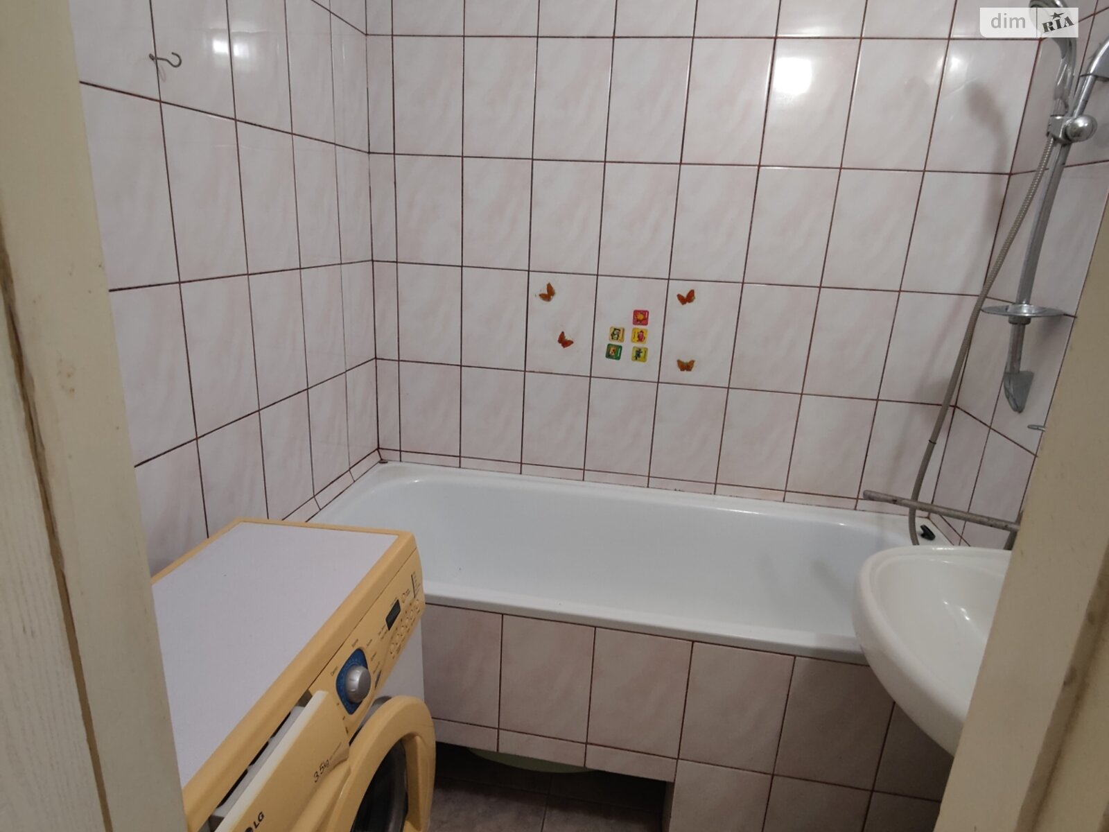 Продаж двокімнатної квартири в Вінниці, на вул. Лялі Ратушної 24, район Слов'янка фото 1 Продаж двокімнатної квартири в Вінниці, на вул. Лялі Ратушної 24, район Слов'янка фото 1