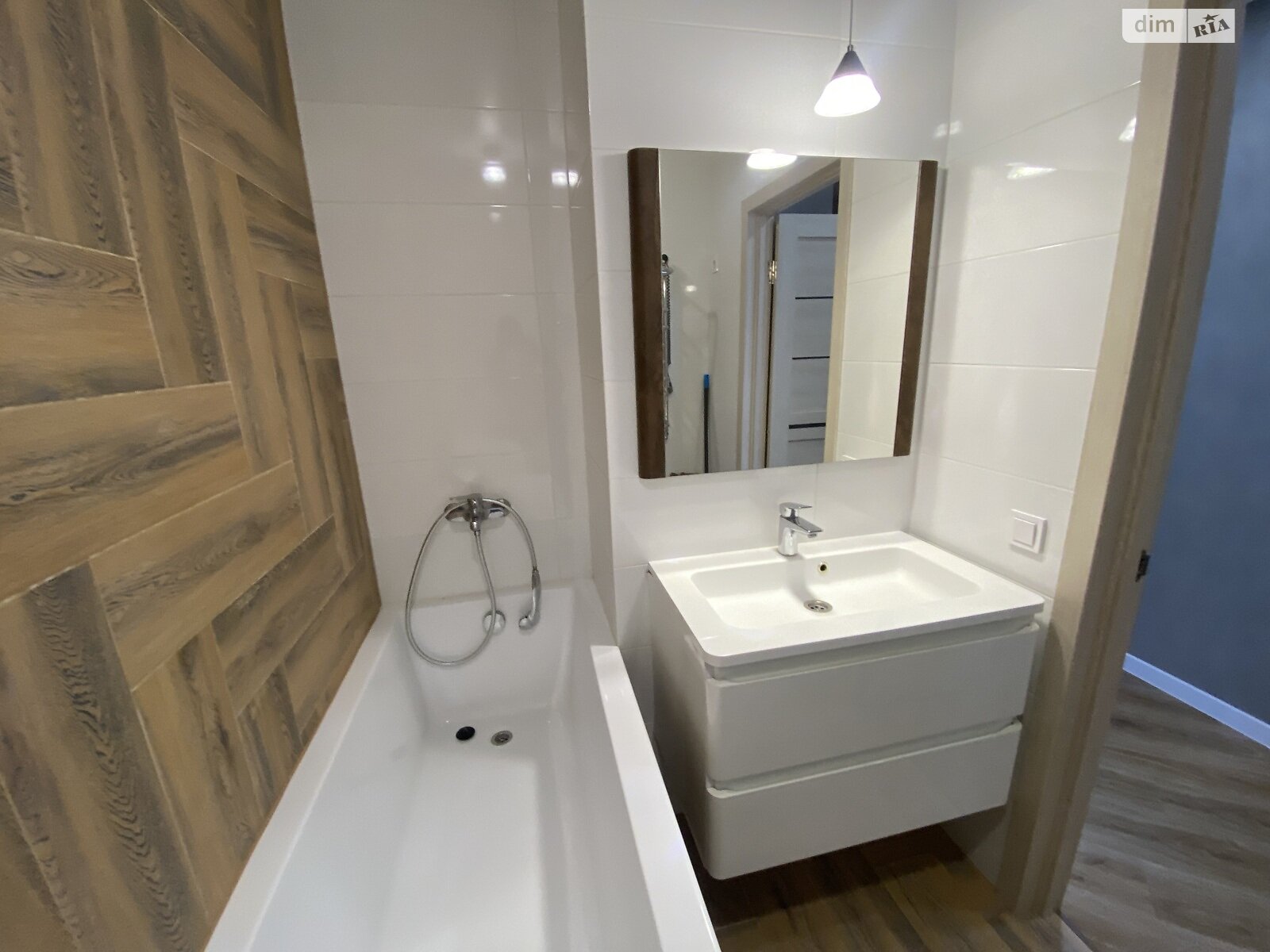 Продажа двухкомнатной квартиры в Виннице, на ул. Пирогова 76, кв. 15, район Славянка фото 1 Продажа двухкомнатной квартиры в Виннице, на ул. Пирогова 76, кв. 15, район Славянка фото 1