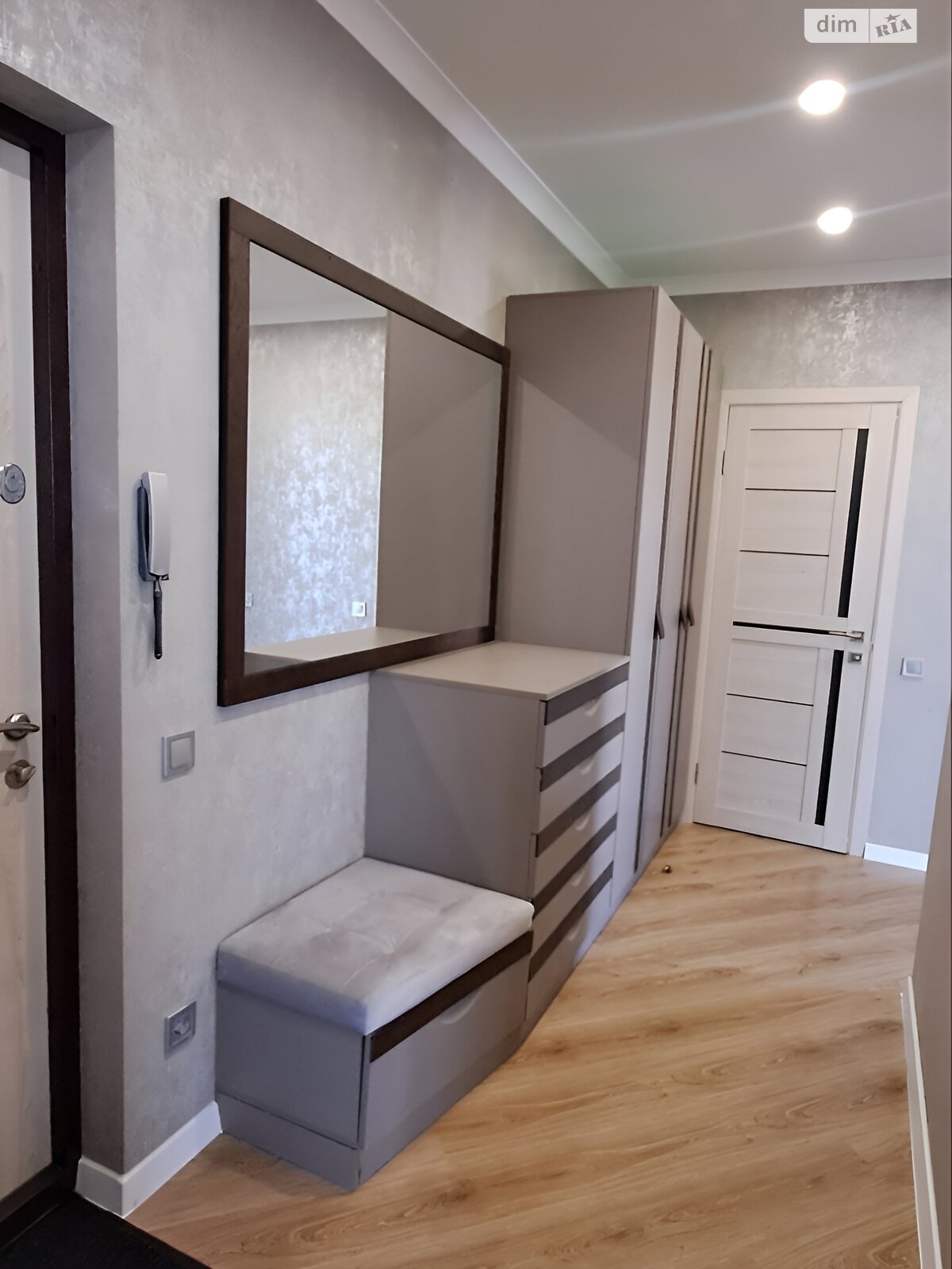 Продаж двокімнатної квартири в Вінниці, на вул. Пирогова, район Слов'янка фото 1 Продаж двокімнатної квартири в Вінниці, на вул. Пирогова, район Слов'янка фото 1