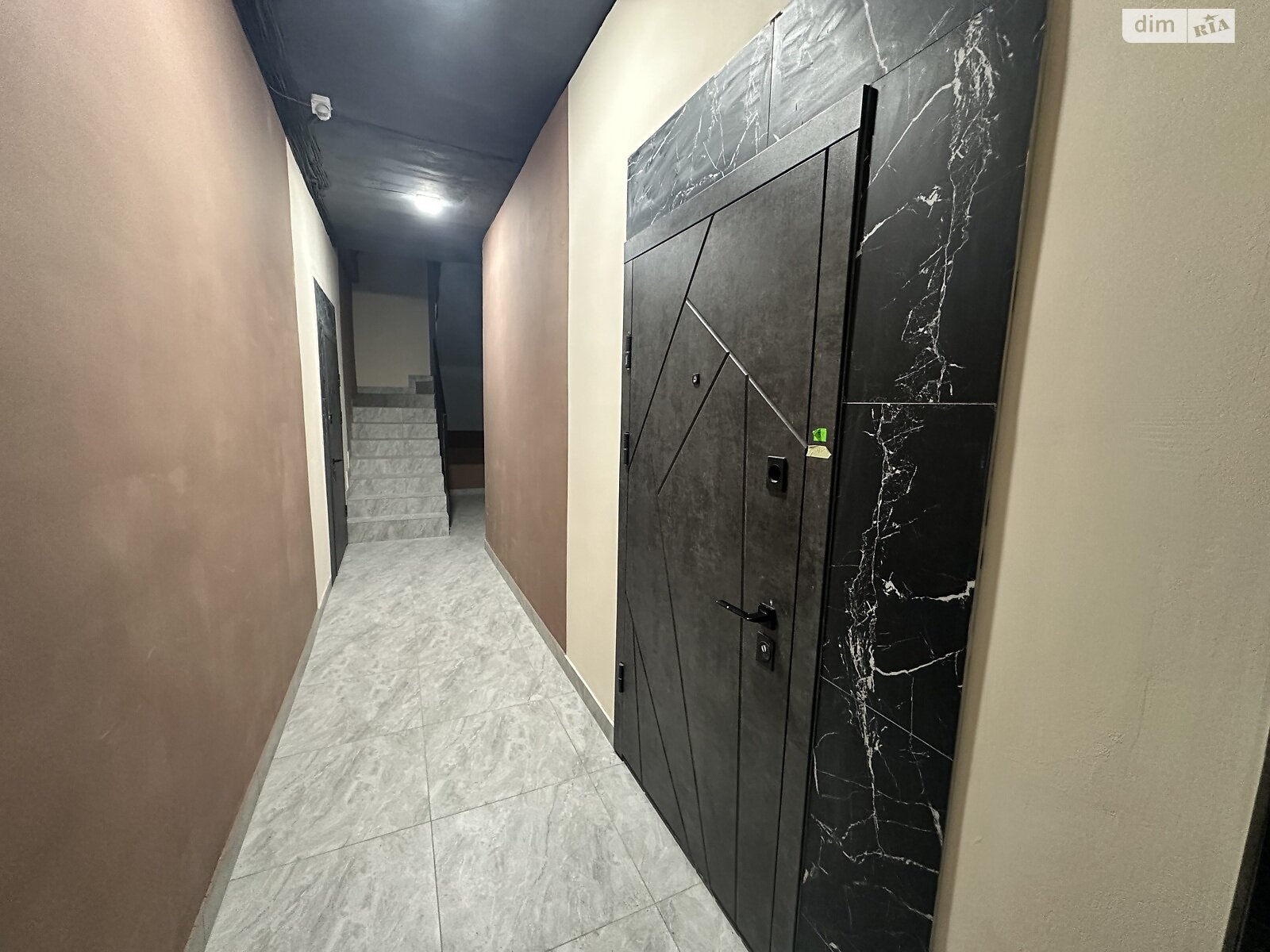 Продаж однокімнатної квартири в Вінниці, на вул. Братів Котенків 5, район Старе місто фото 1