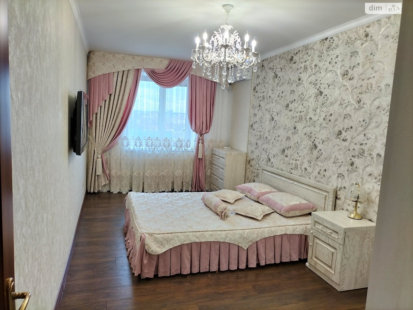 Продаж трикімнатної квартири в Вінниці, на вул. Дубовецька, район Старе місто фото 1 Продаж трикімнатної квартири в Вінниці, на вул. Дубовецька, район Старе місто фото 1