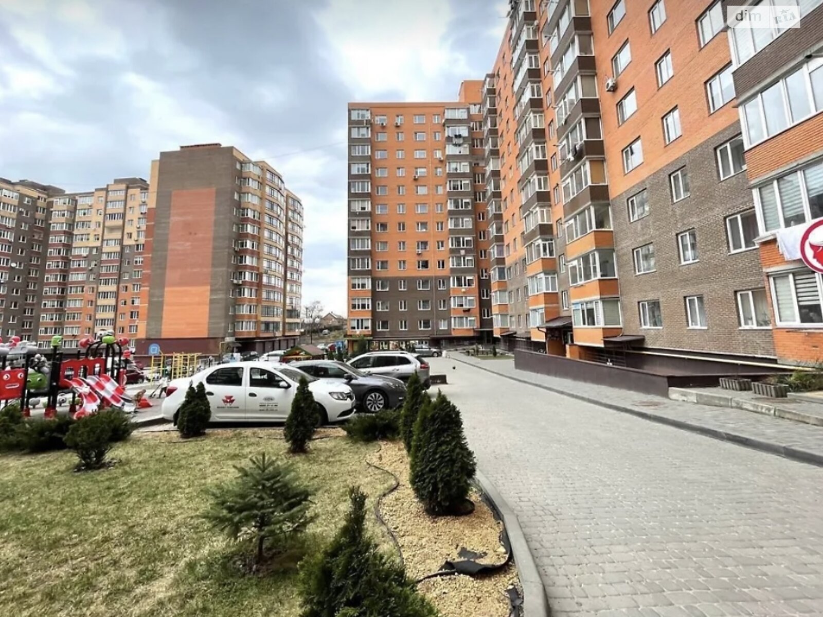 Продаж чотирикімнатної квартири в Вінниці, на вул. Марії Приймаченко, район Старе місто фото 1 Продаж чотирикімнатної квартири в Вінниці, на вул. Марії Приймаченко, район Старе місто фото 1